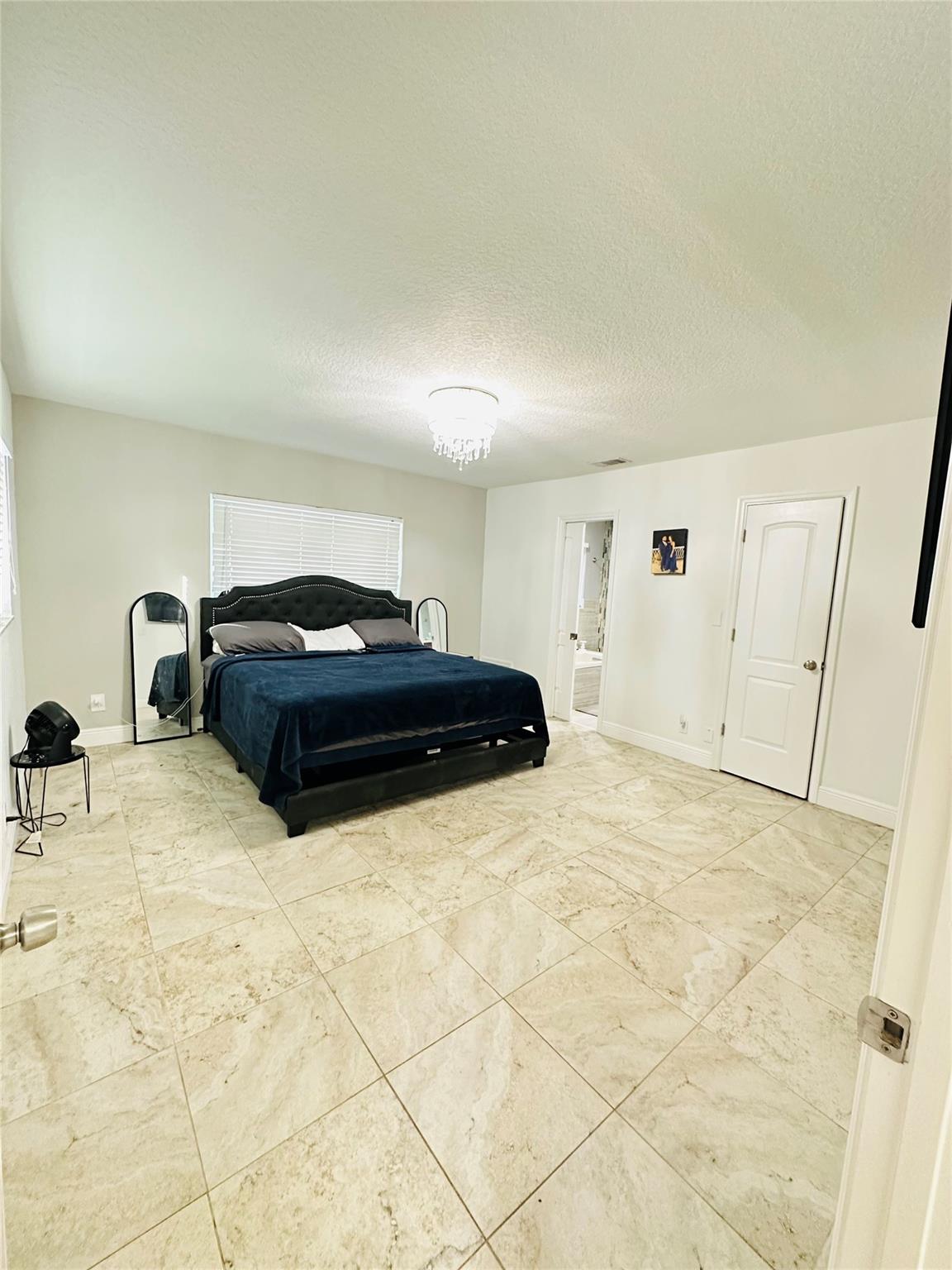 Forest Hills 72-47 B - Residential