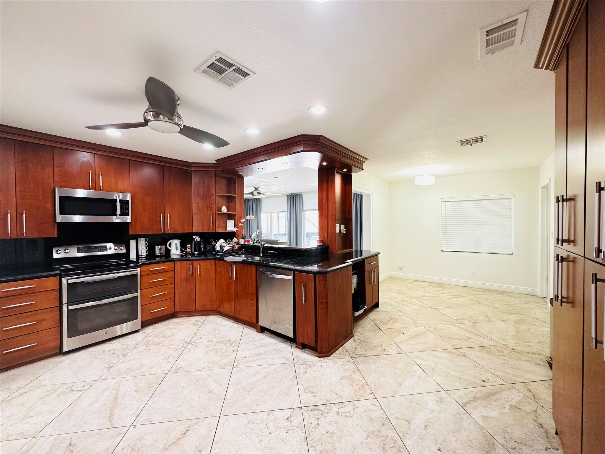 Forest Hills 72-47 B - Residential