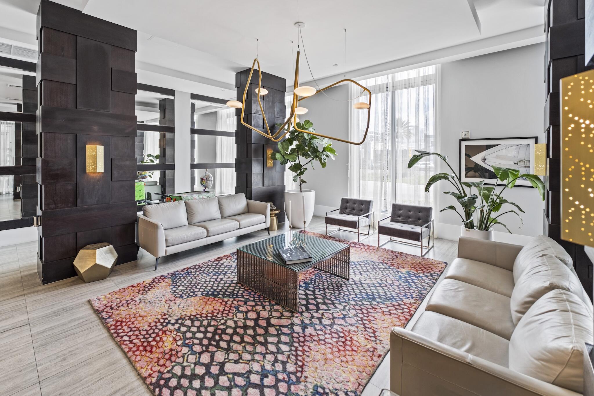 HOLLYWOOD STATION RES CONDO - Residential Lease