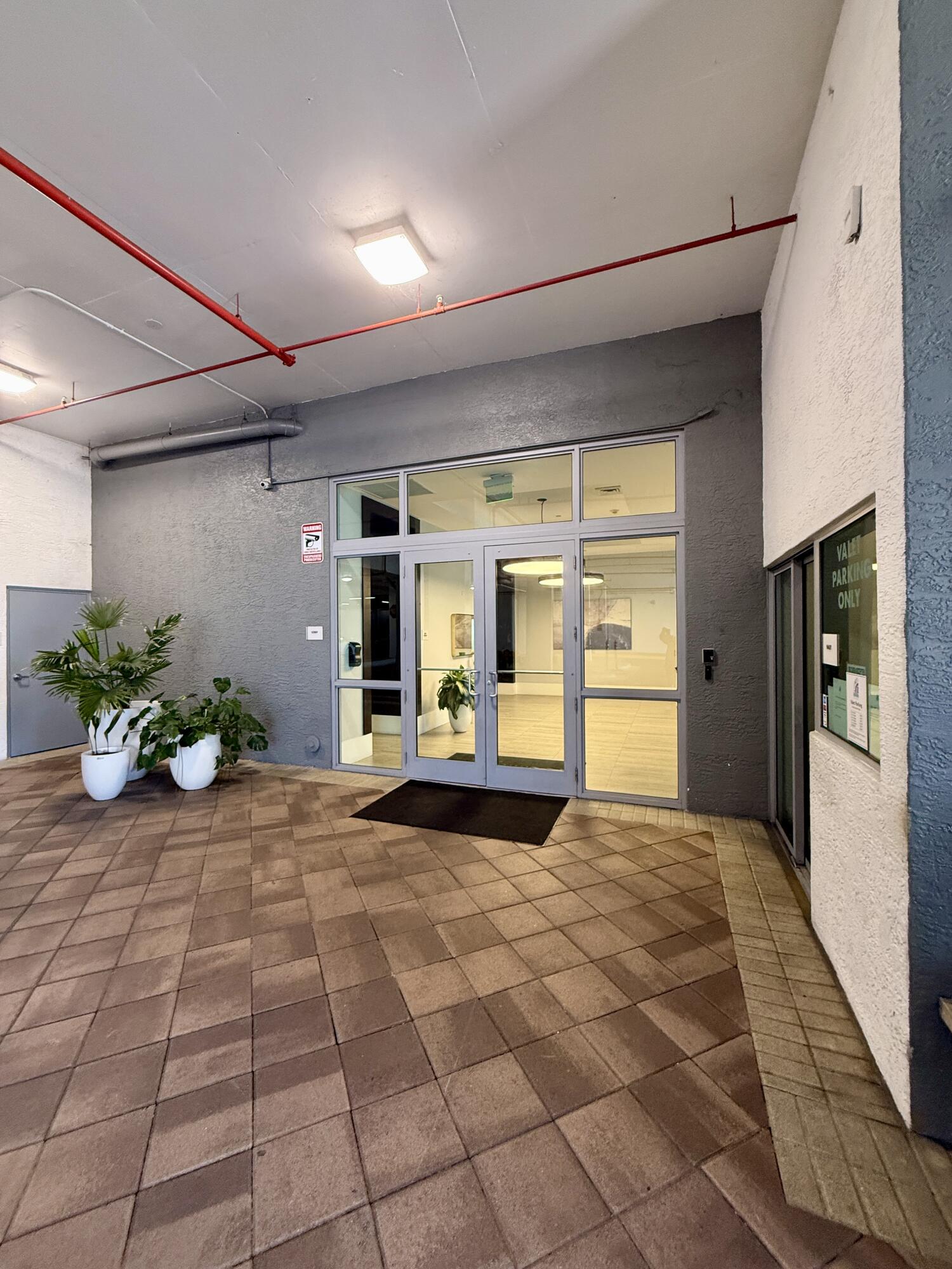 HOLLYWOOD STATION RES CONDO - Residential Lease