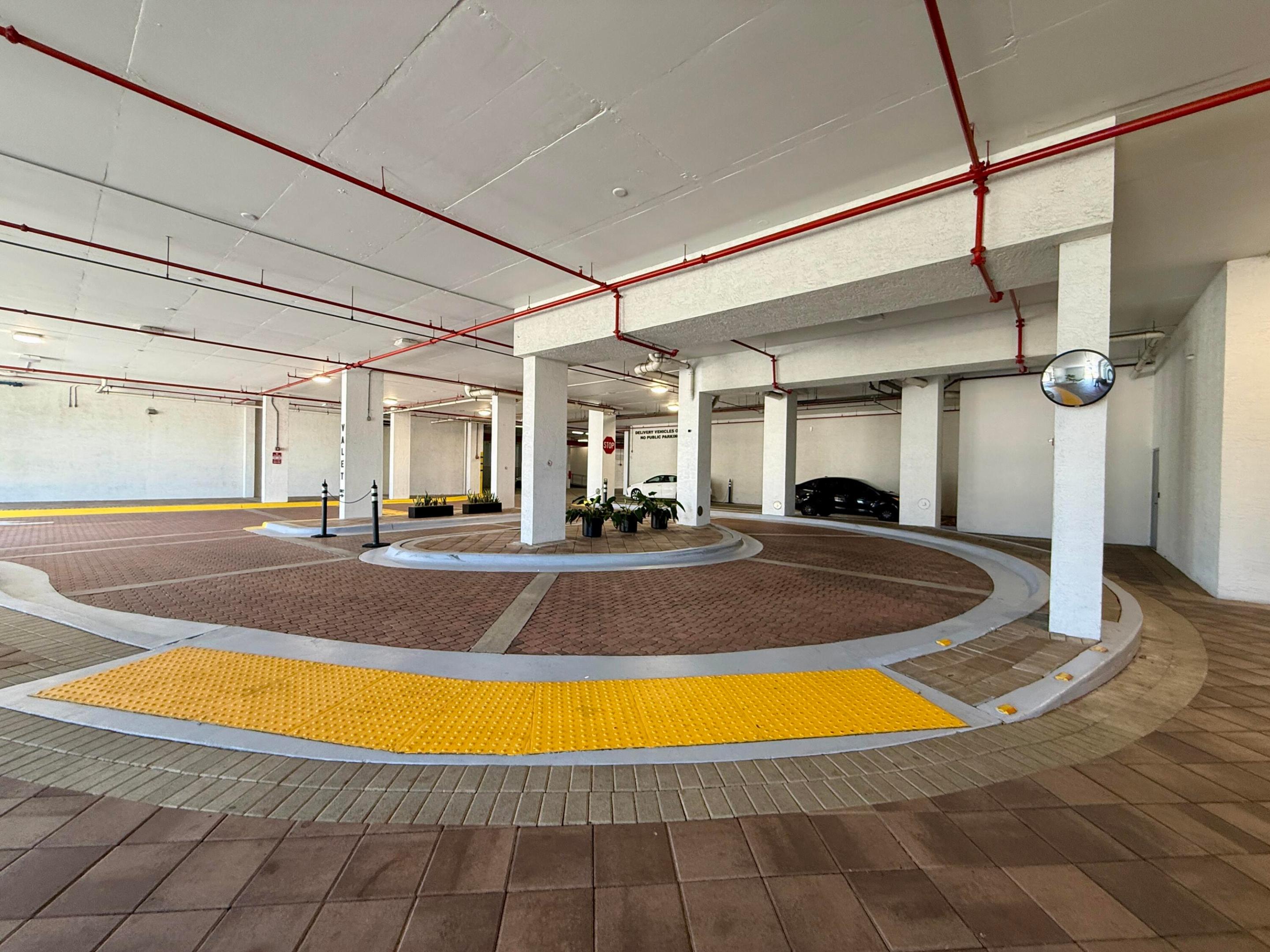 HOLLYWOOD STATION RES CONDO - Residential Lease