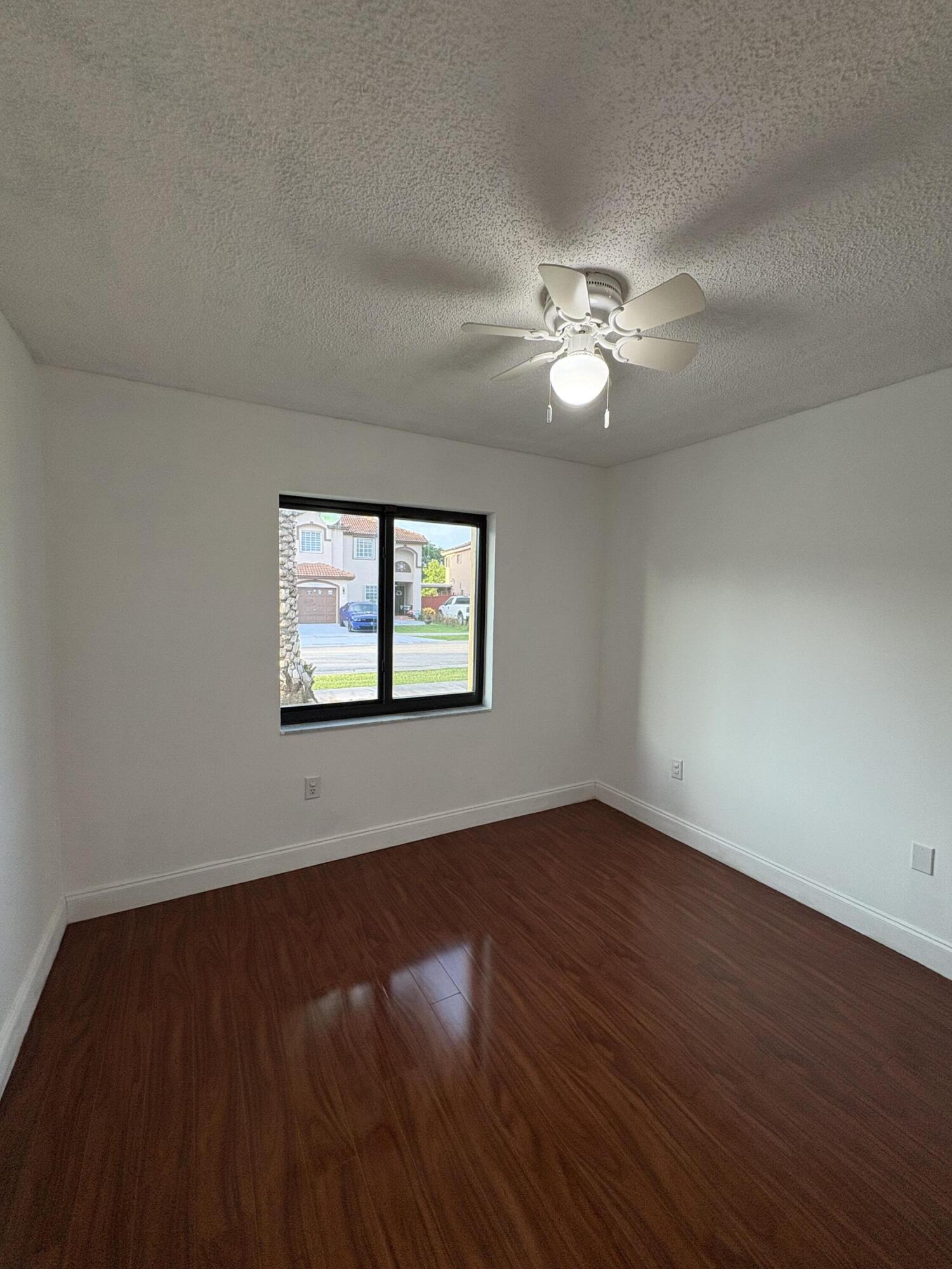 ADVENTURE HOMES - Residential Lease