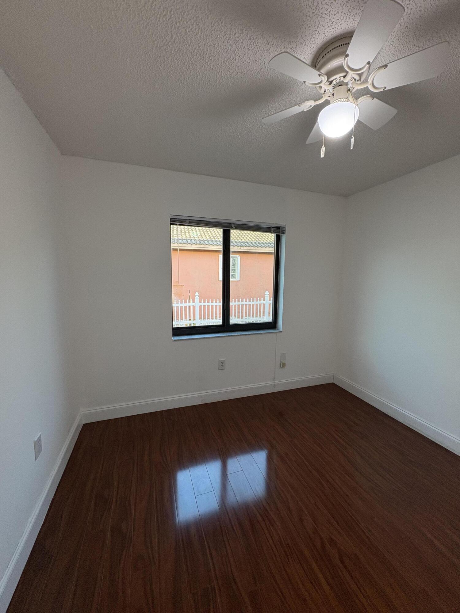 ADVENTURE HOMES - Residential Lease