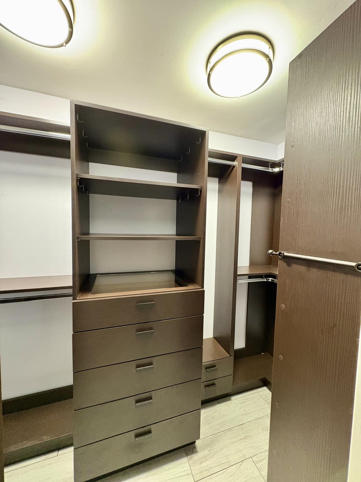 ADVENTURE HOMES - Residential Lease