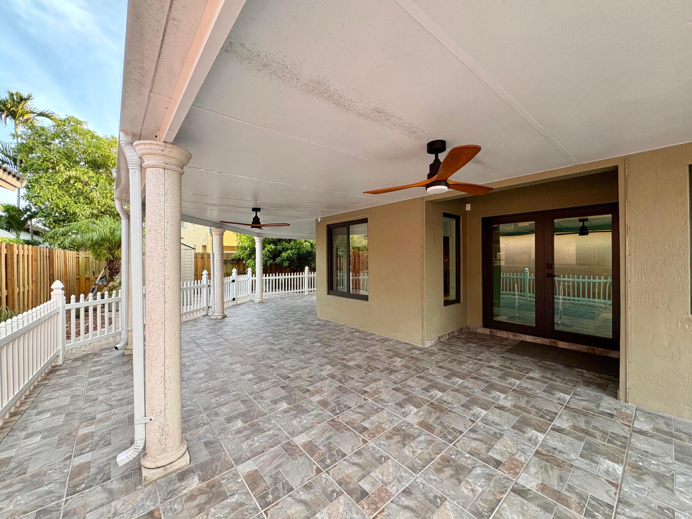 ADVENTURE HOMES - Residential Lease