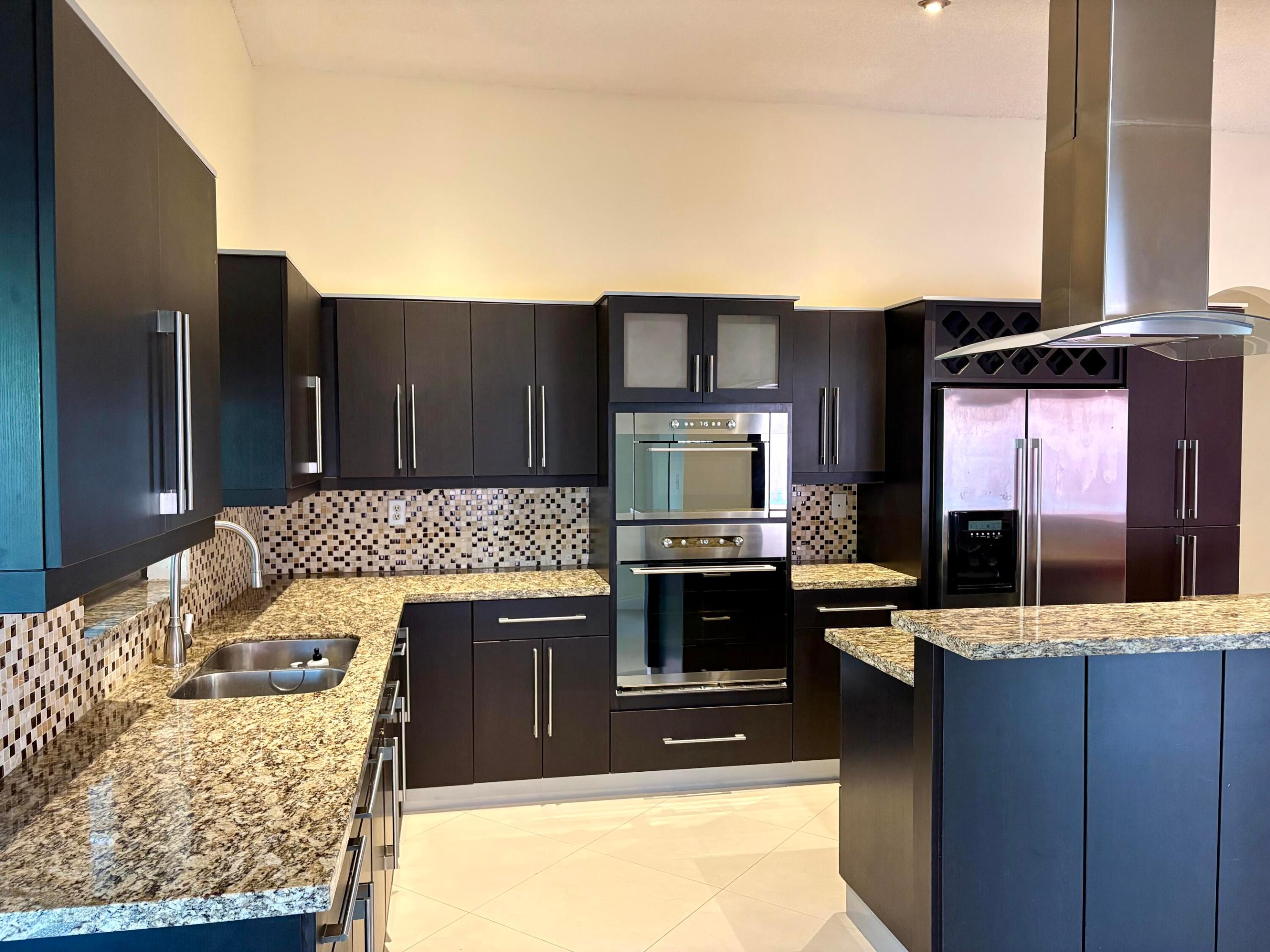 ADVENTURE HOMES - Residential Lease