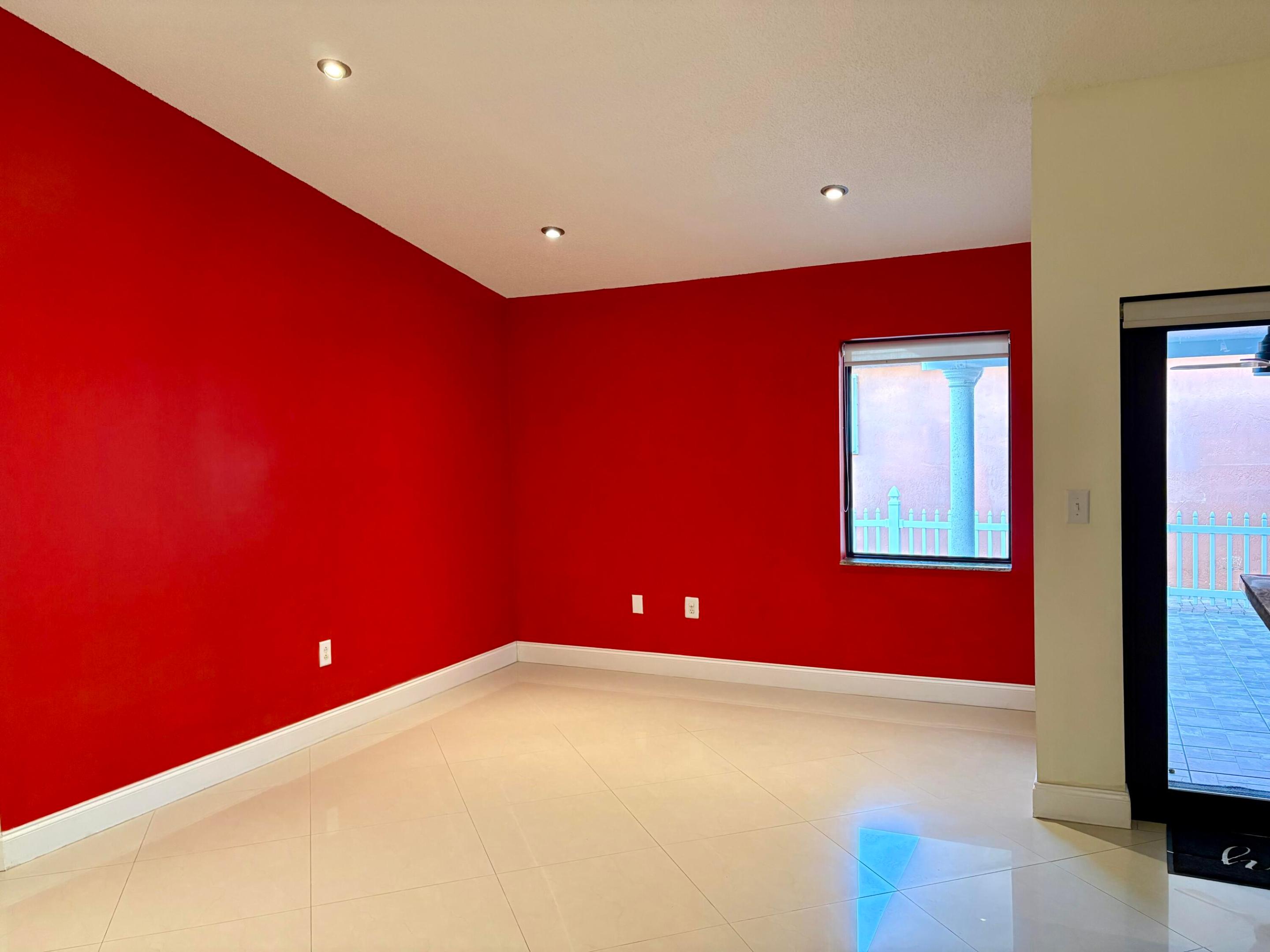 ADVENTURE HOMES - Residential Lease