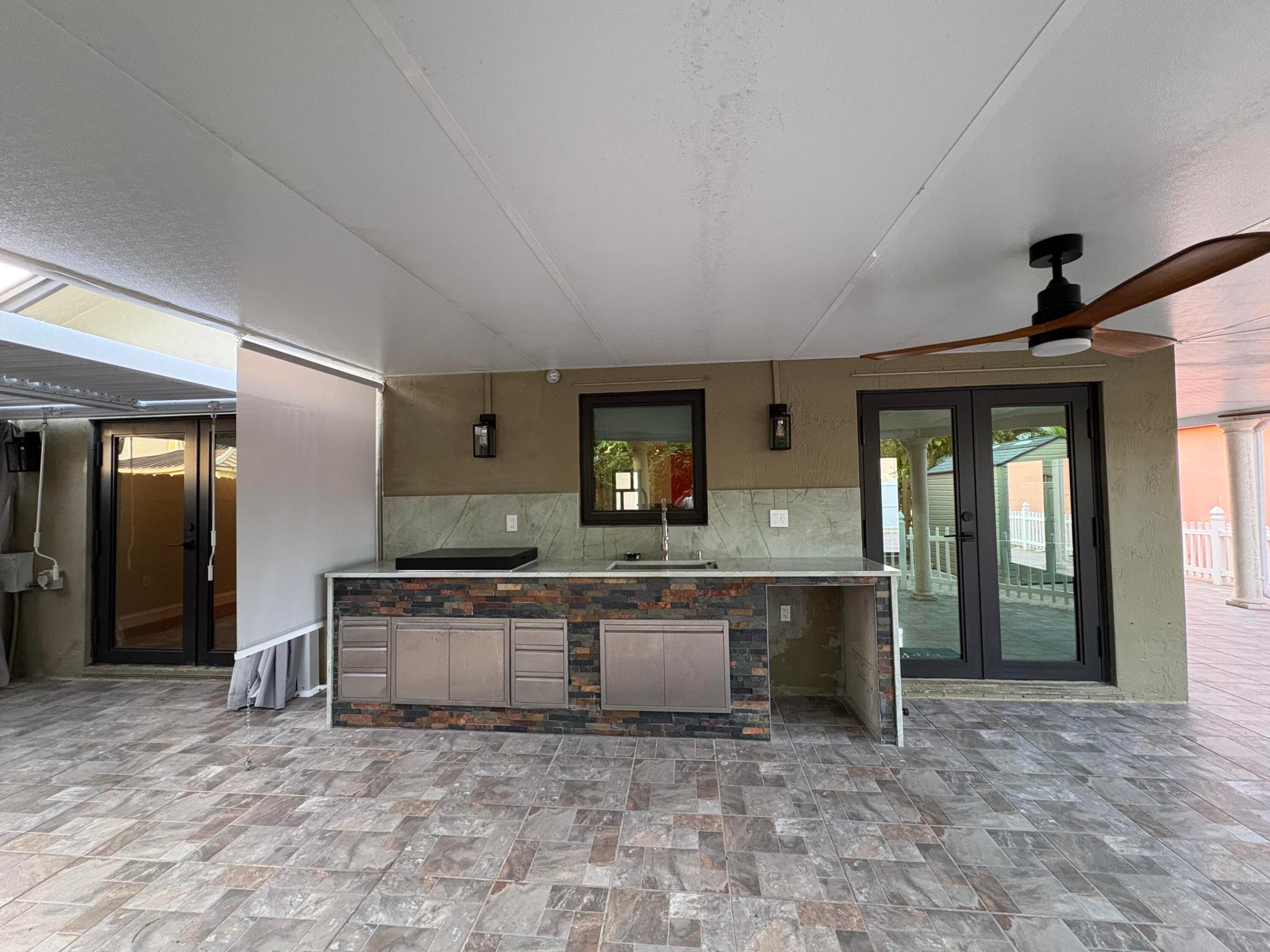 ADVENTURE HOMES - Residential Lease