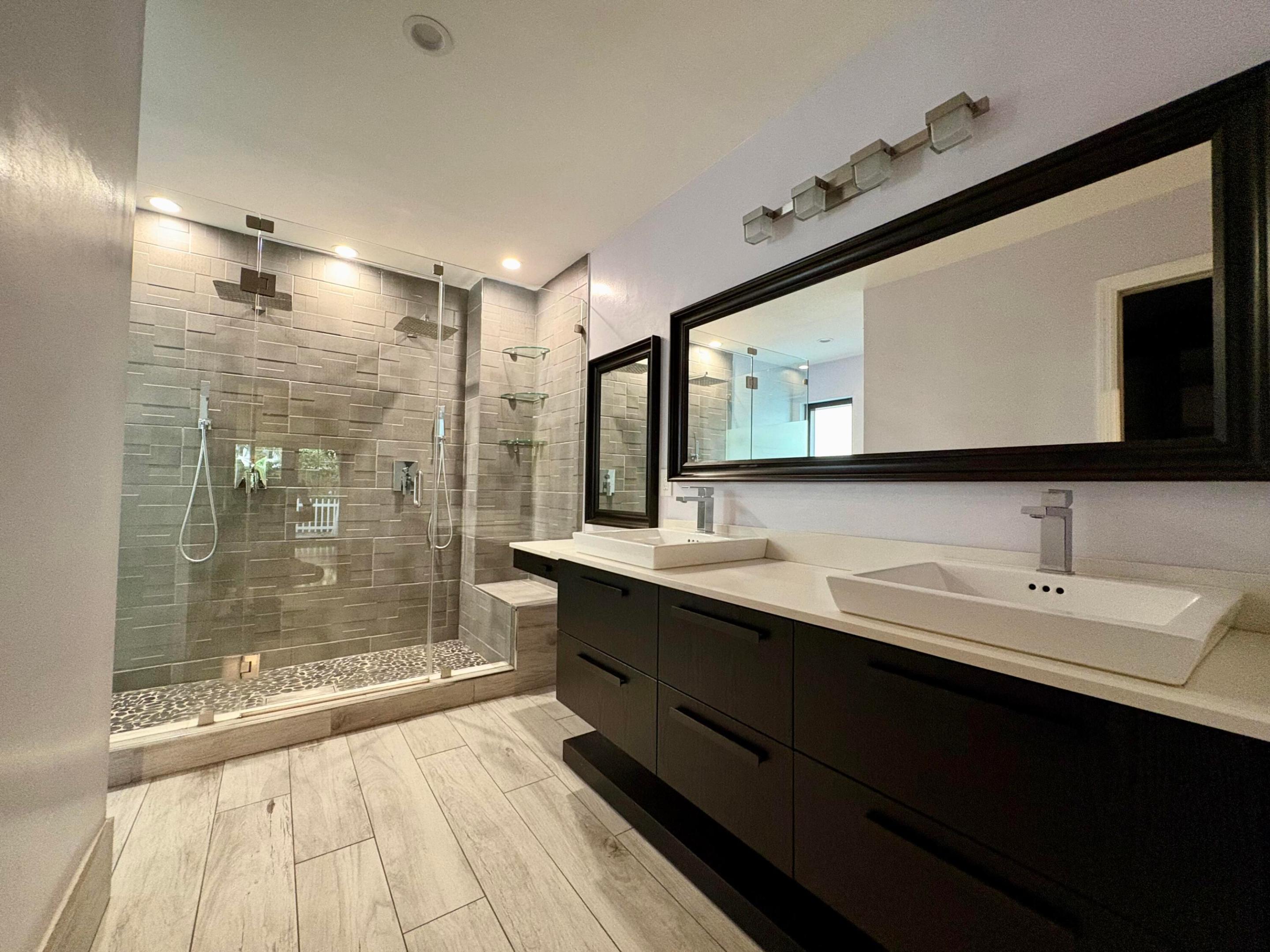 ADVENTURE HOMES - Residential Lease