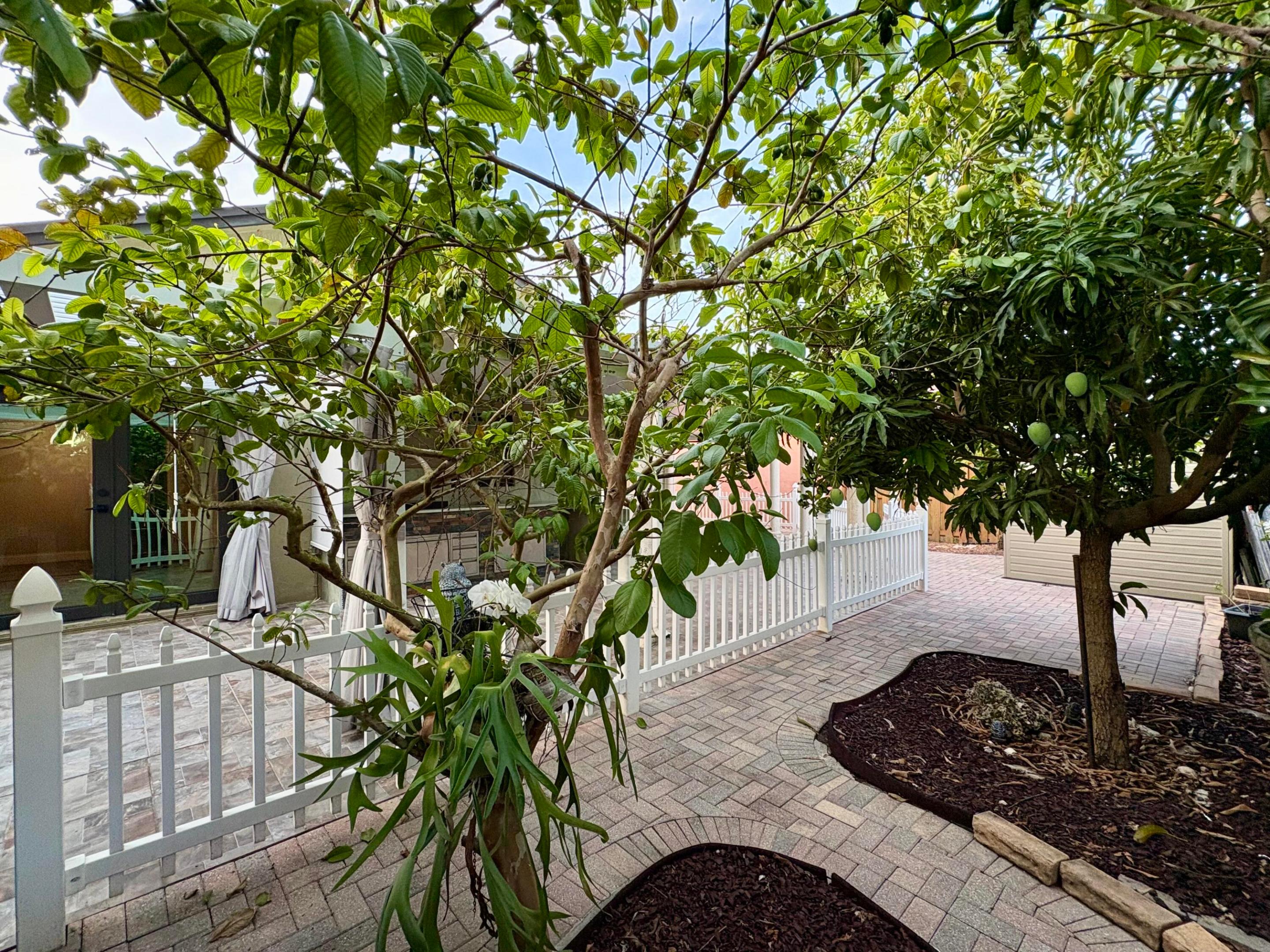 ADVENTURE HOMES - Residential Lease