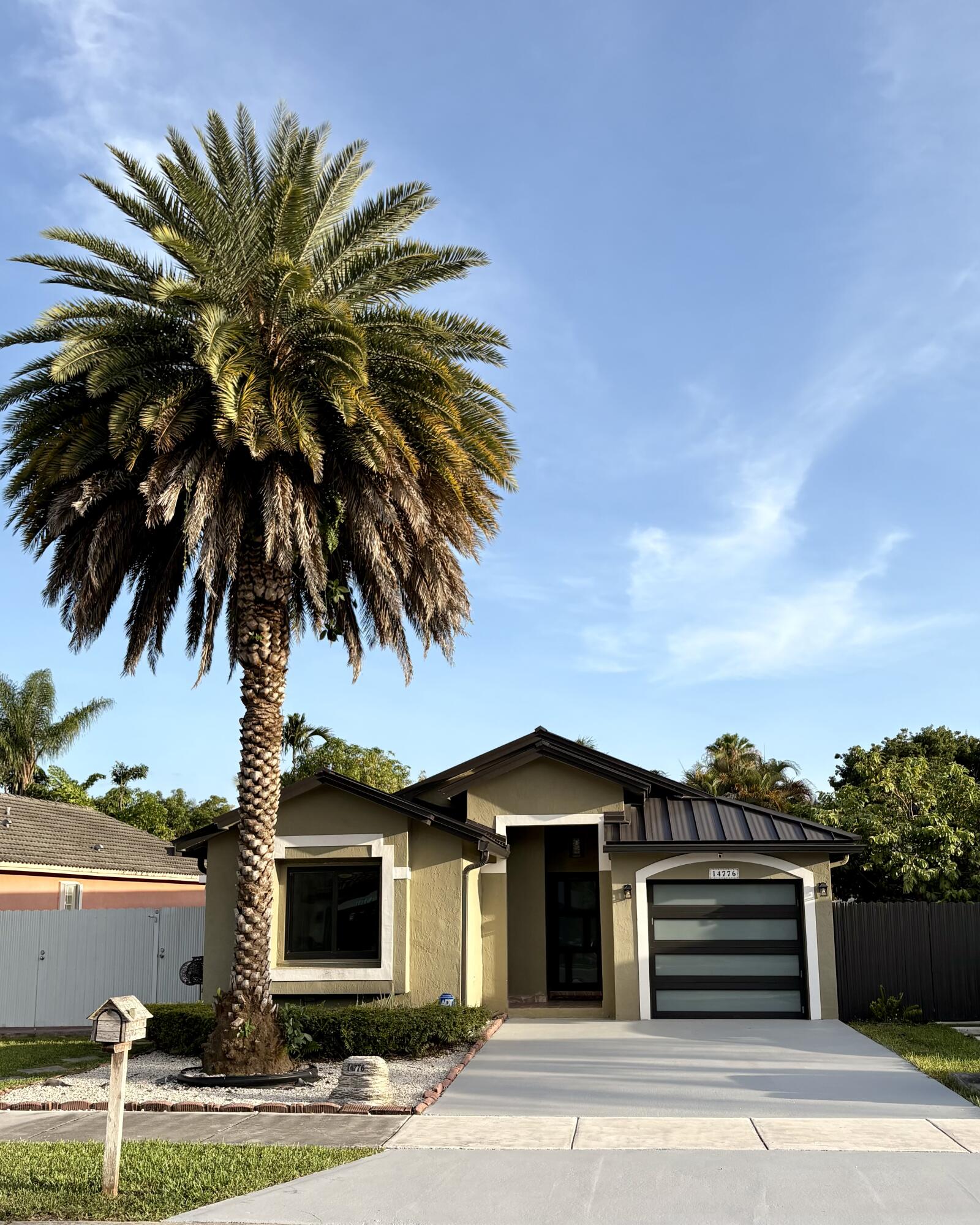 ADVENTURE HOMES - Residential Lease