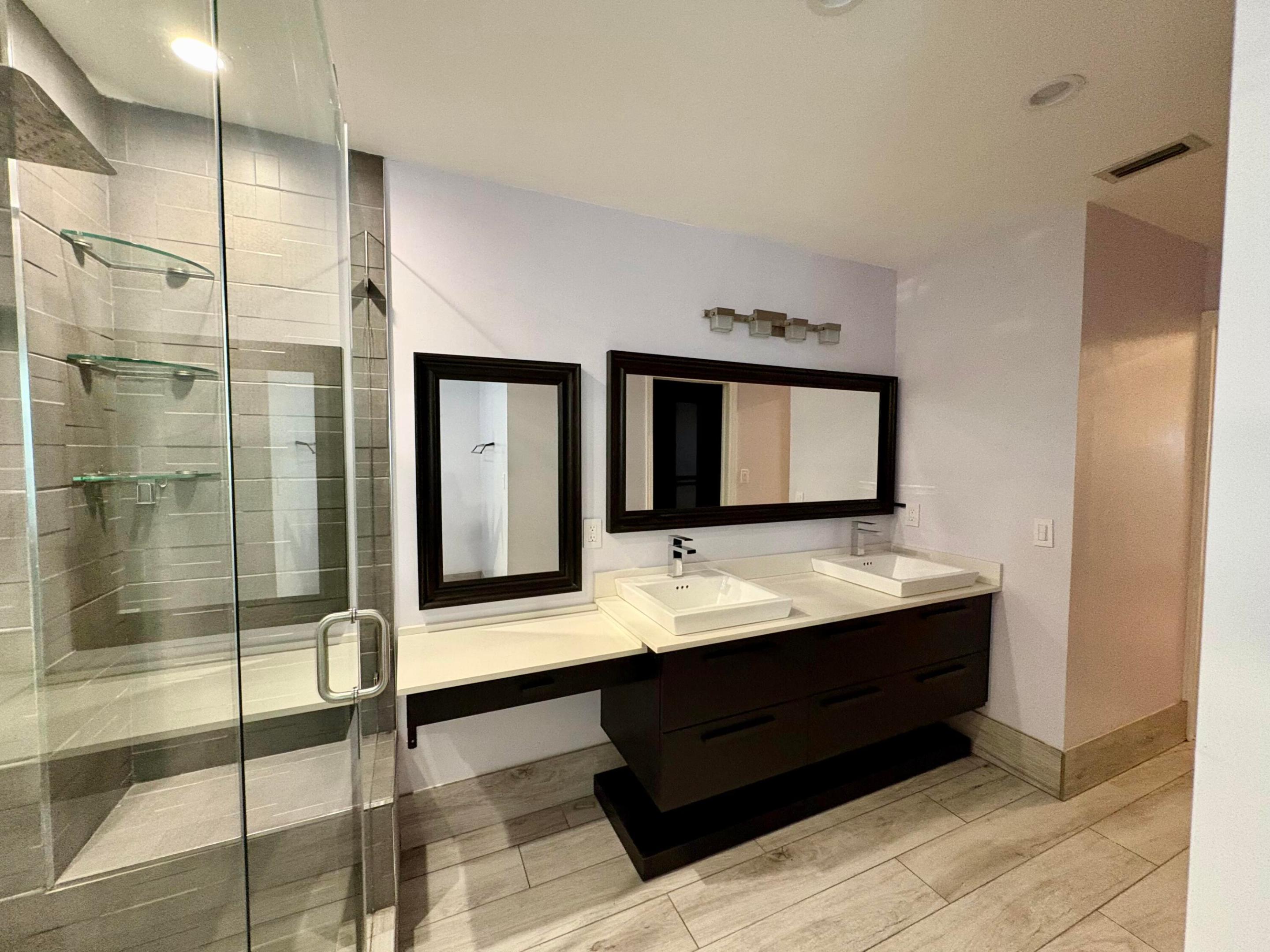 ADVENTURE HOMES - Residential Lease