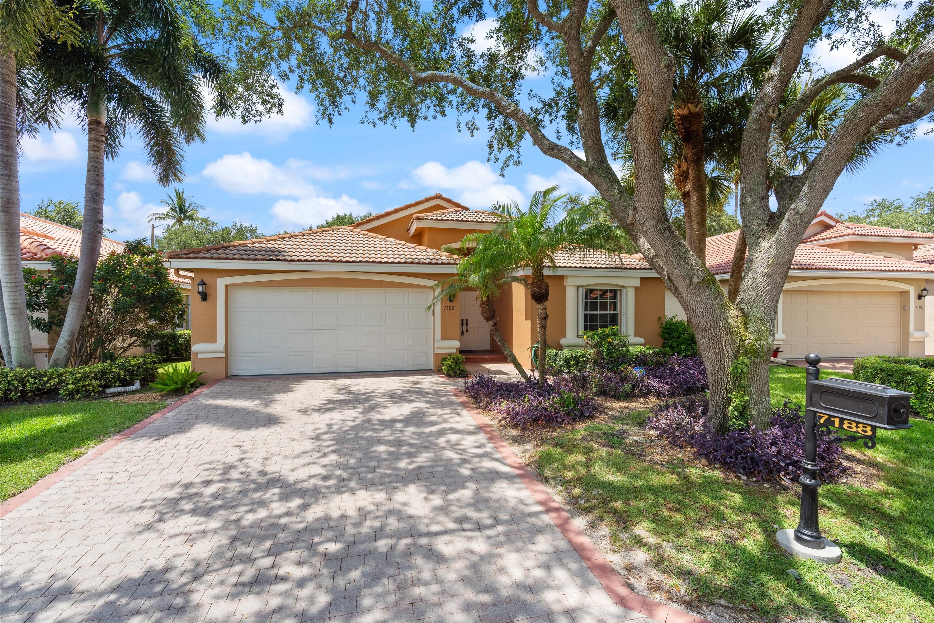 HUNTINGTON WALK 2 - Residential