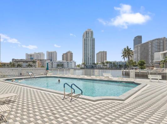 Amazing views to the ocean and intracoastal.40 year certification completed. Laundry and storage on the floor. Dock for lease subject to availability. Close to the shopping, restaurants and beach.