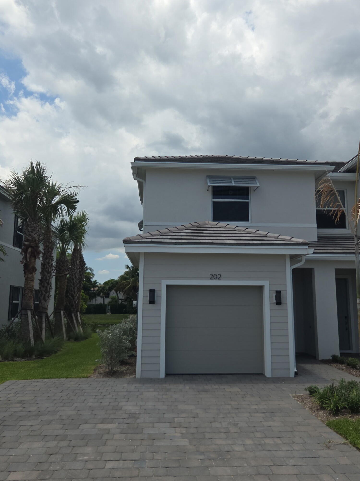 LAKESIDE LANDING - Residential Lease