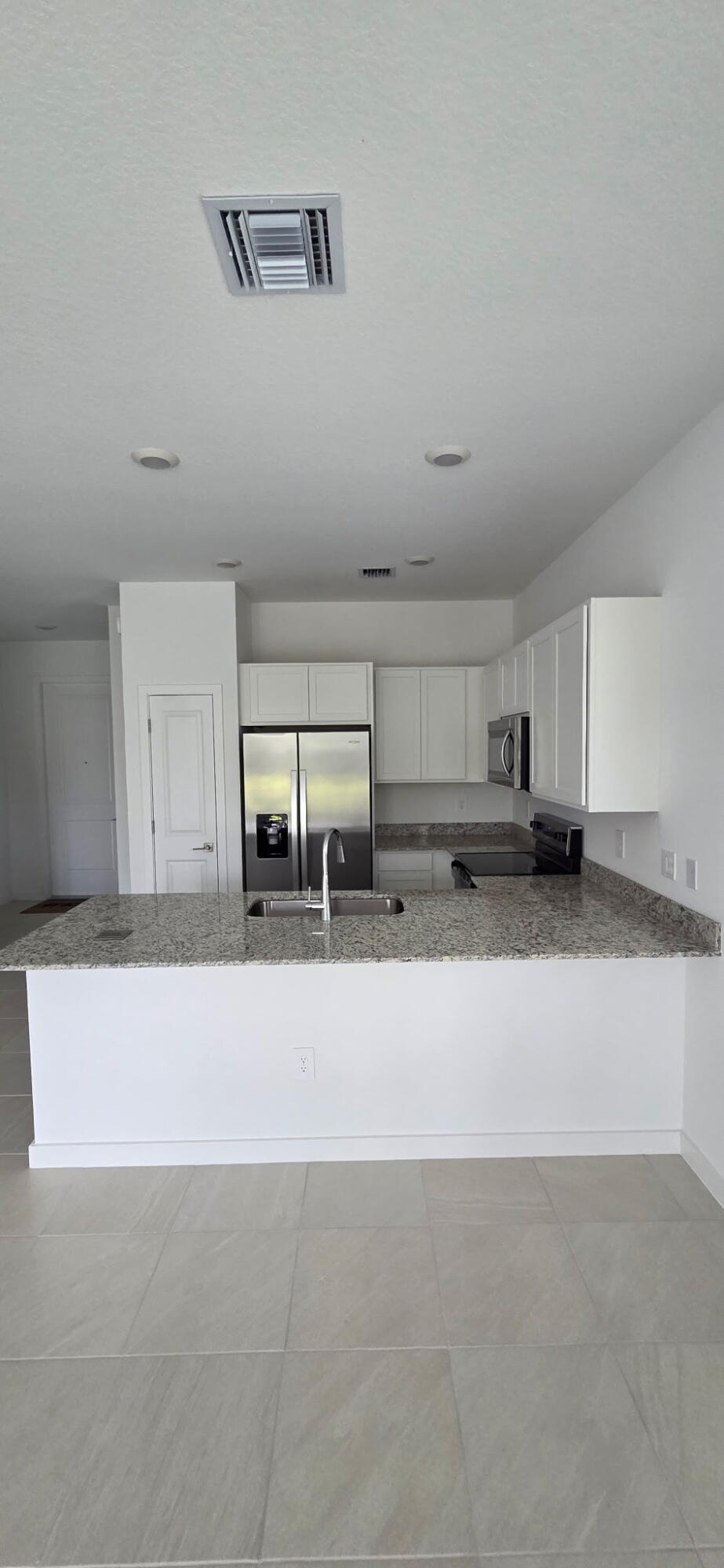 LAKESIDE LANDING - Residential Lease