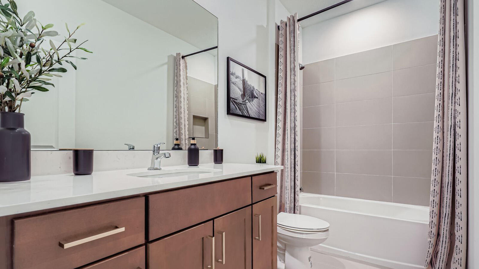 LAKESIDE LANDING - Residential Lease