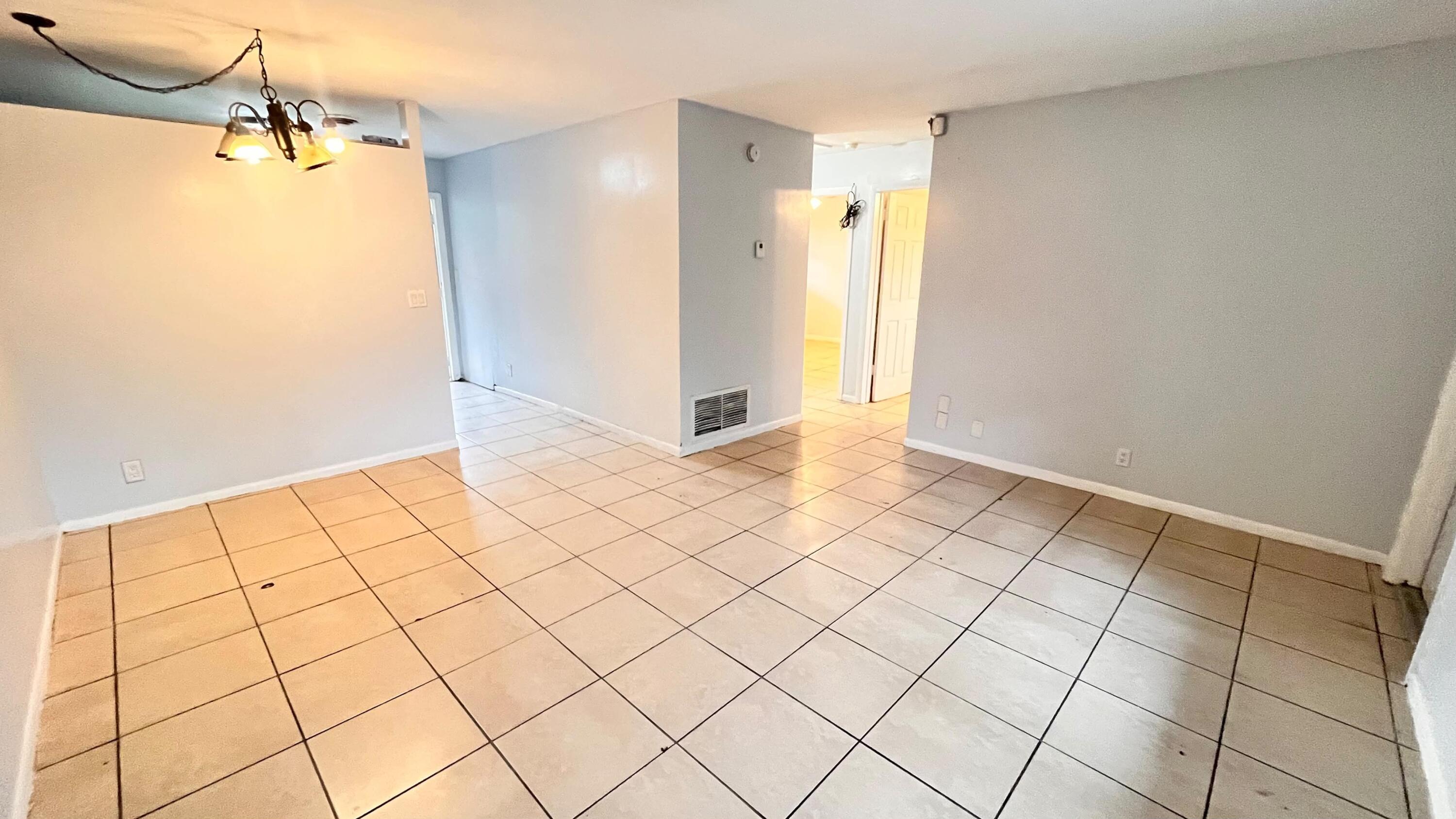 CROWN COURT INC COND DECL IN - Residential Lease
