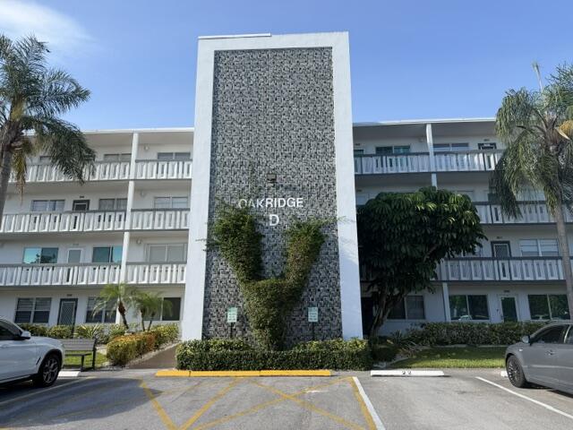 OAKRIDGE D CONDO - Residential