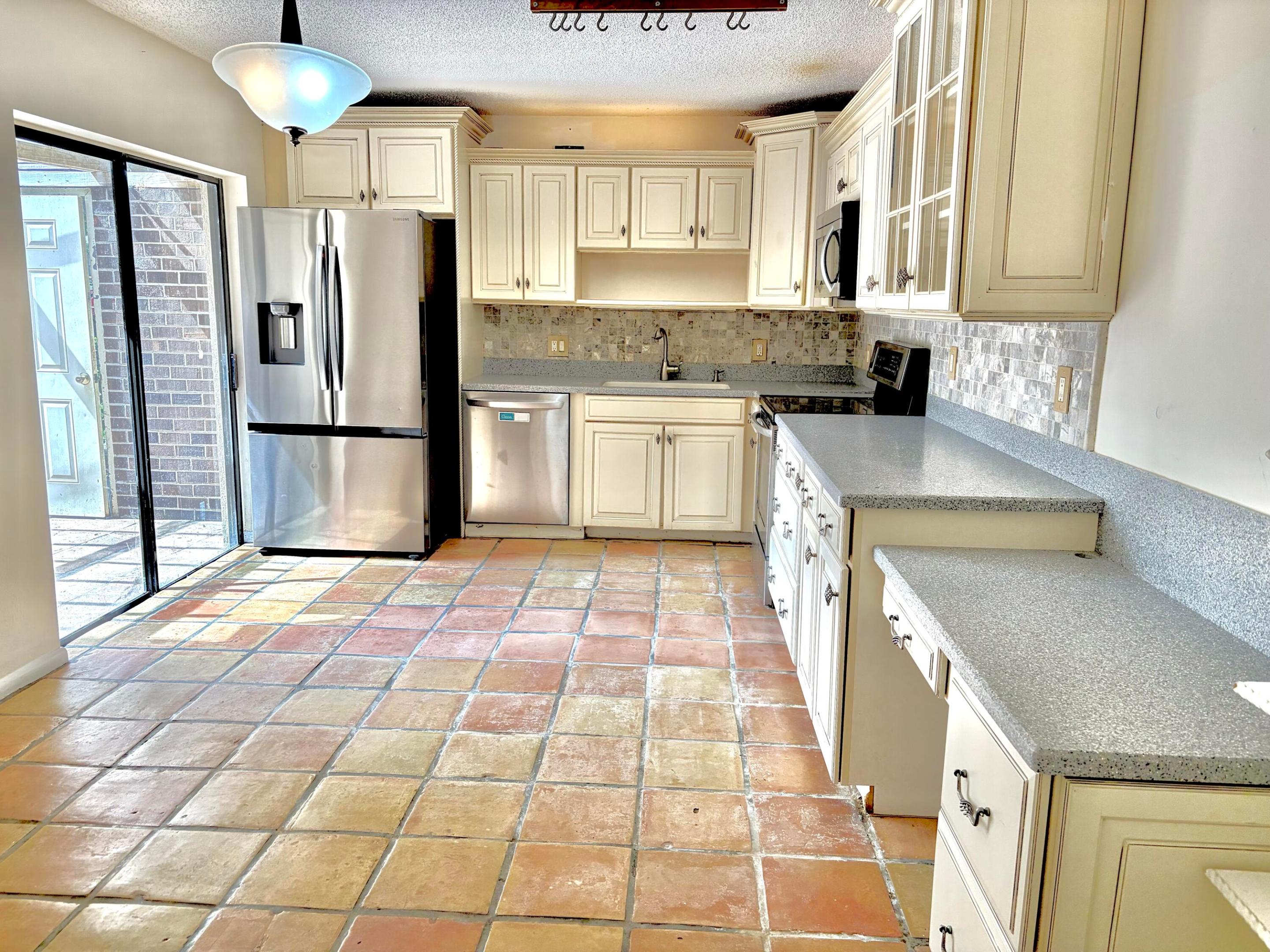 GLENWOOD TWNHS - Residential