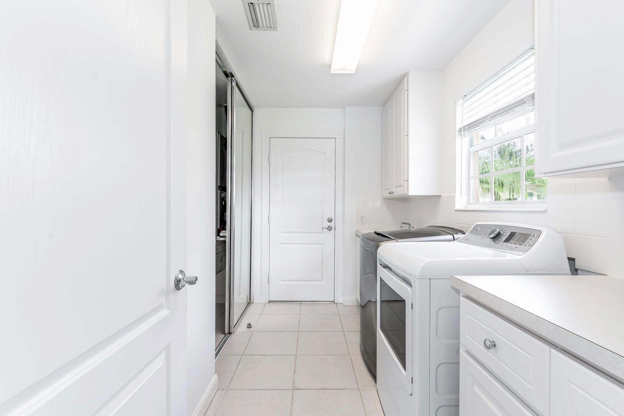 VILLAGEWALK OF WELLINGTON 3A - Residential Lease