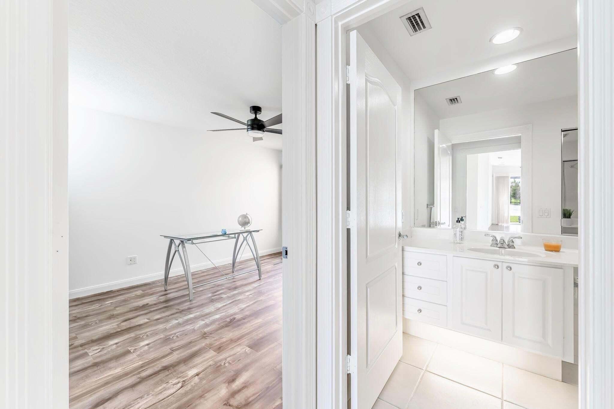 VILLAGEWALK OF WELLINGTON 3A - Residential Lease