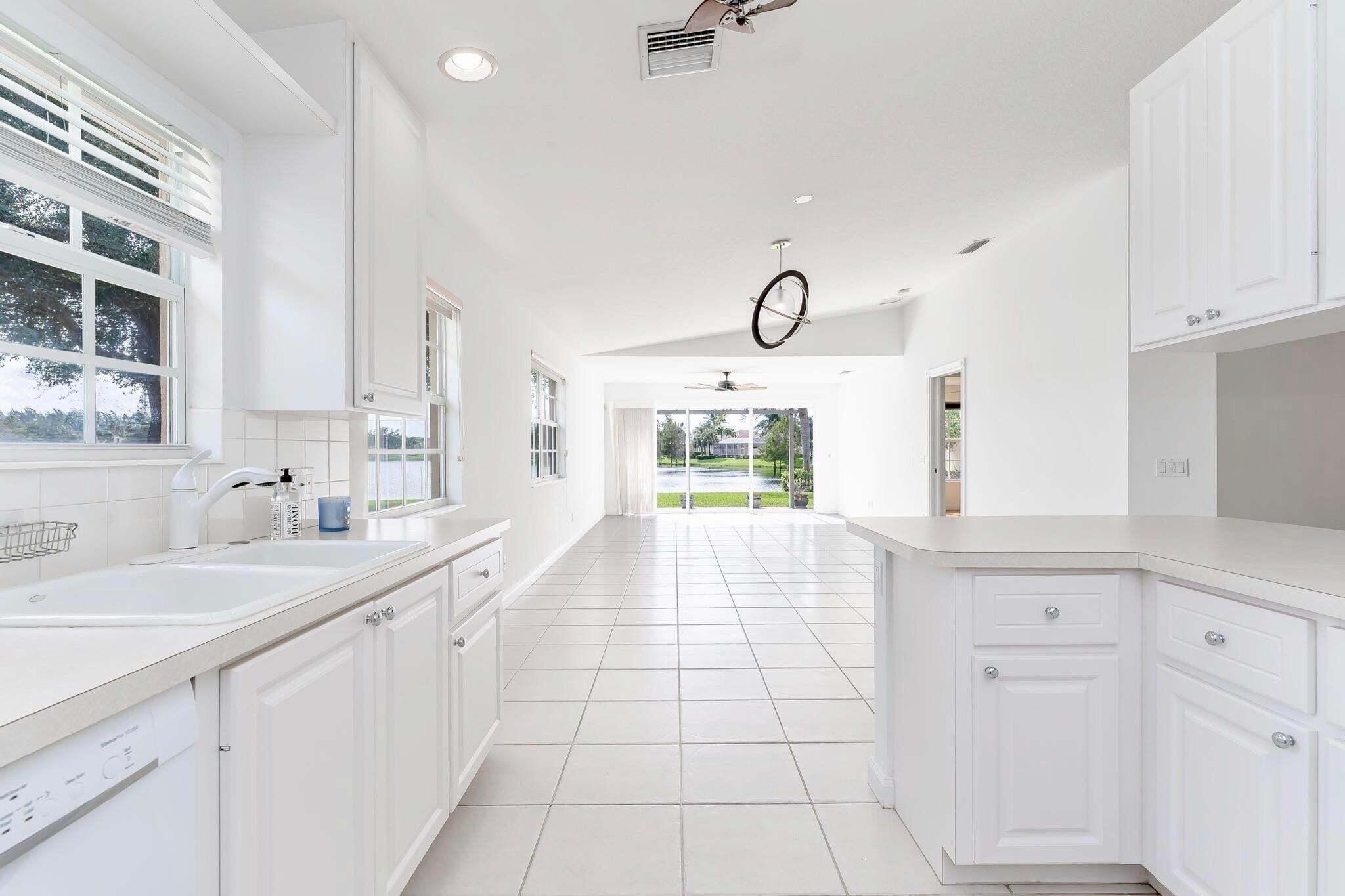VILLAGEWALK OF WELLINGTON 3A - Residential Lease