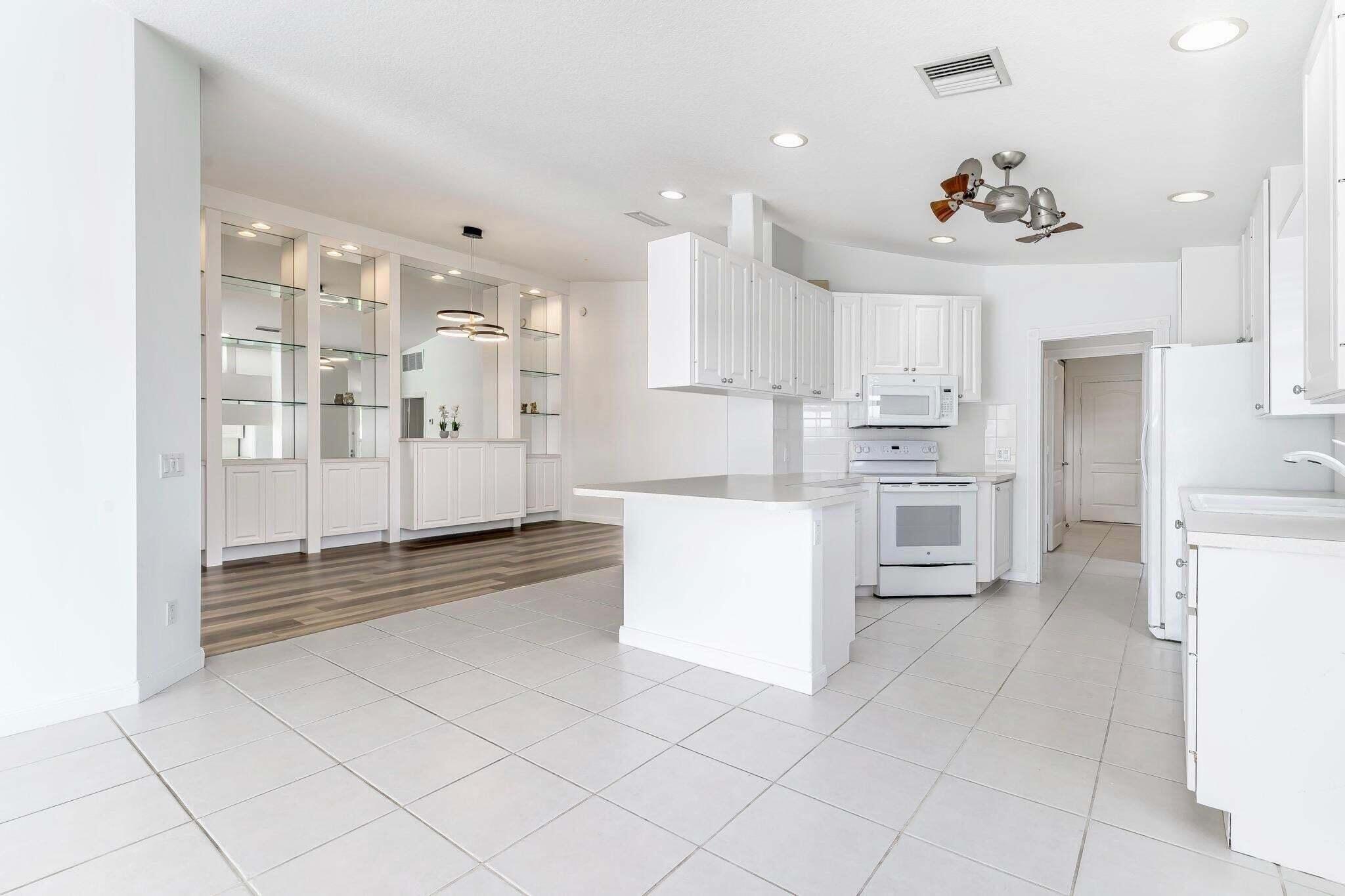 VILLAGEWALK OF WELLINGTON 3A - Residential Lease