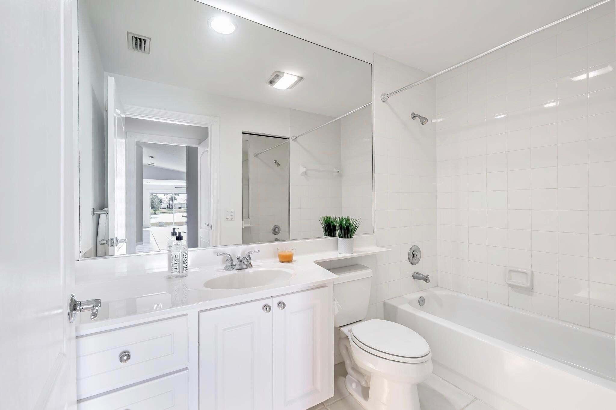 VILLAGEWALK OF WELLINGTON 3A - Residential Lease
