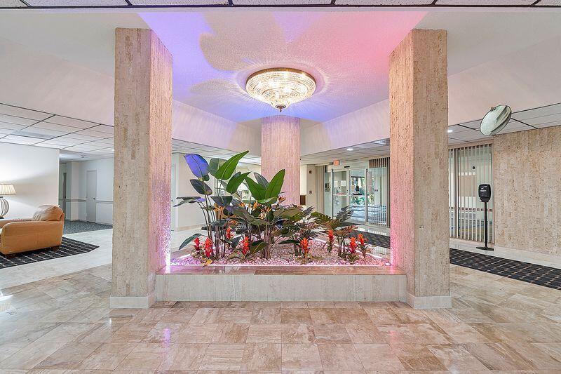COUNTRY CLUB TOWER OF CORAL - Residential