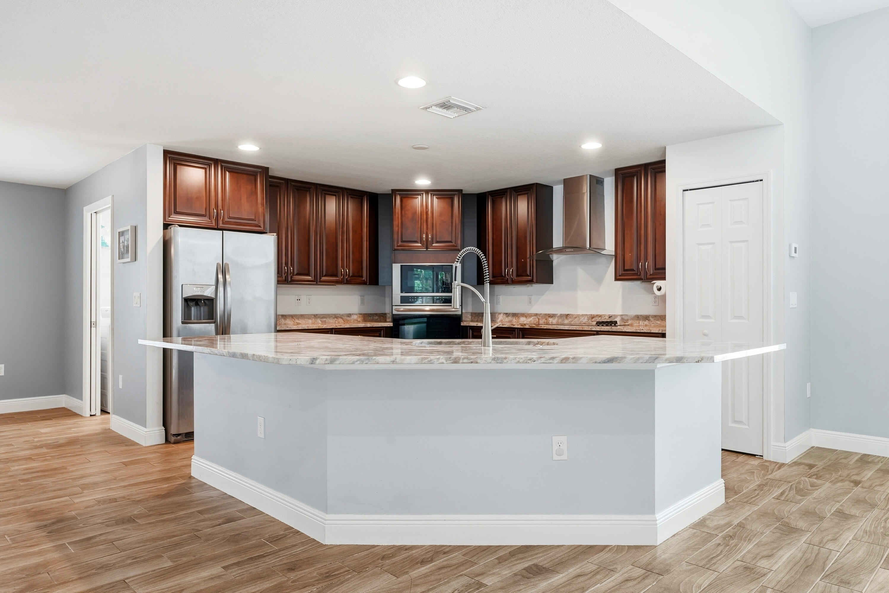 PORT ST LUCIE SECTION 33 - Residential Lease