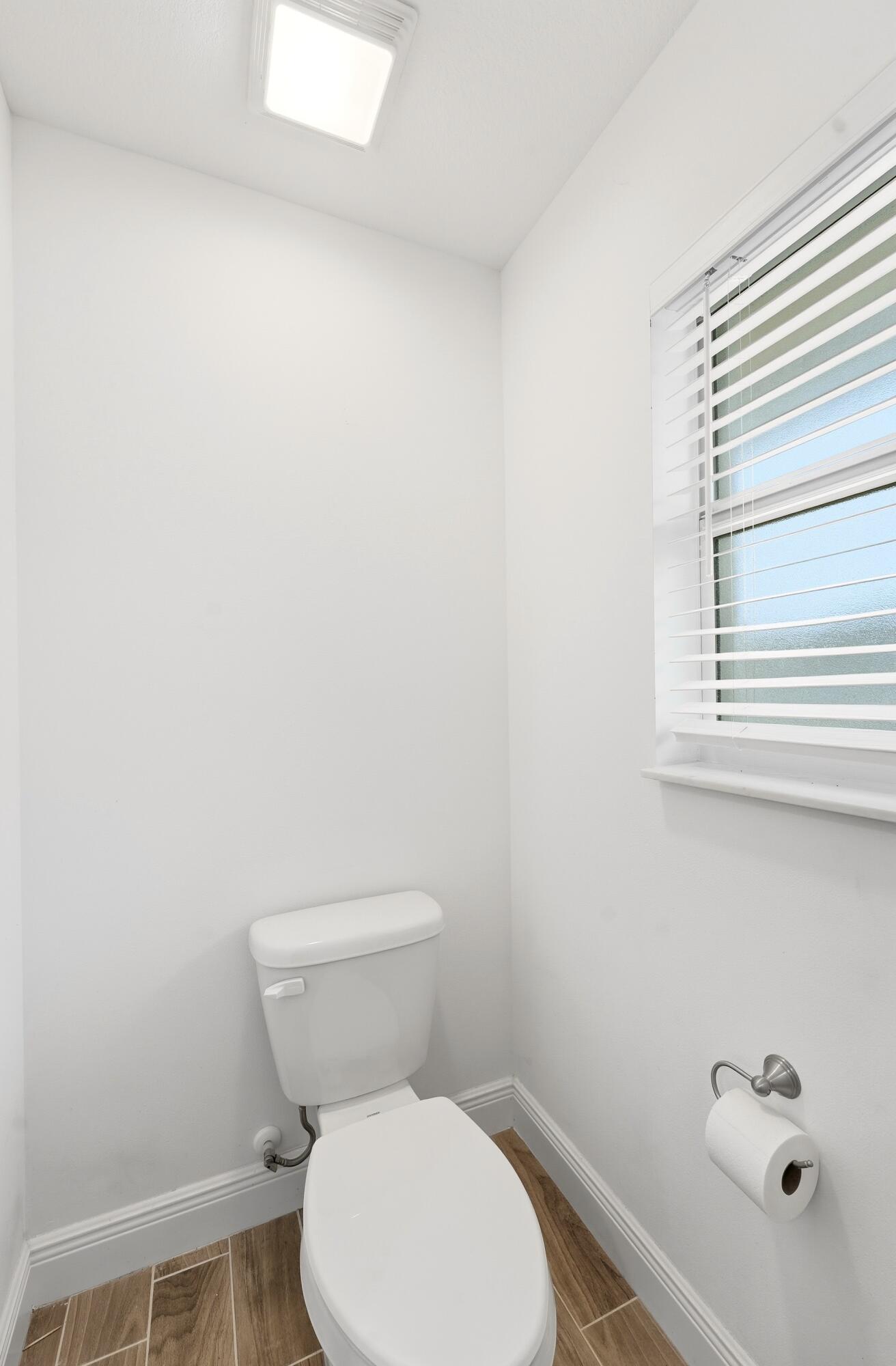 PORT ST LUCIE SECTION 33 - Residential Lease