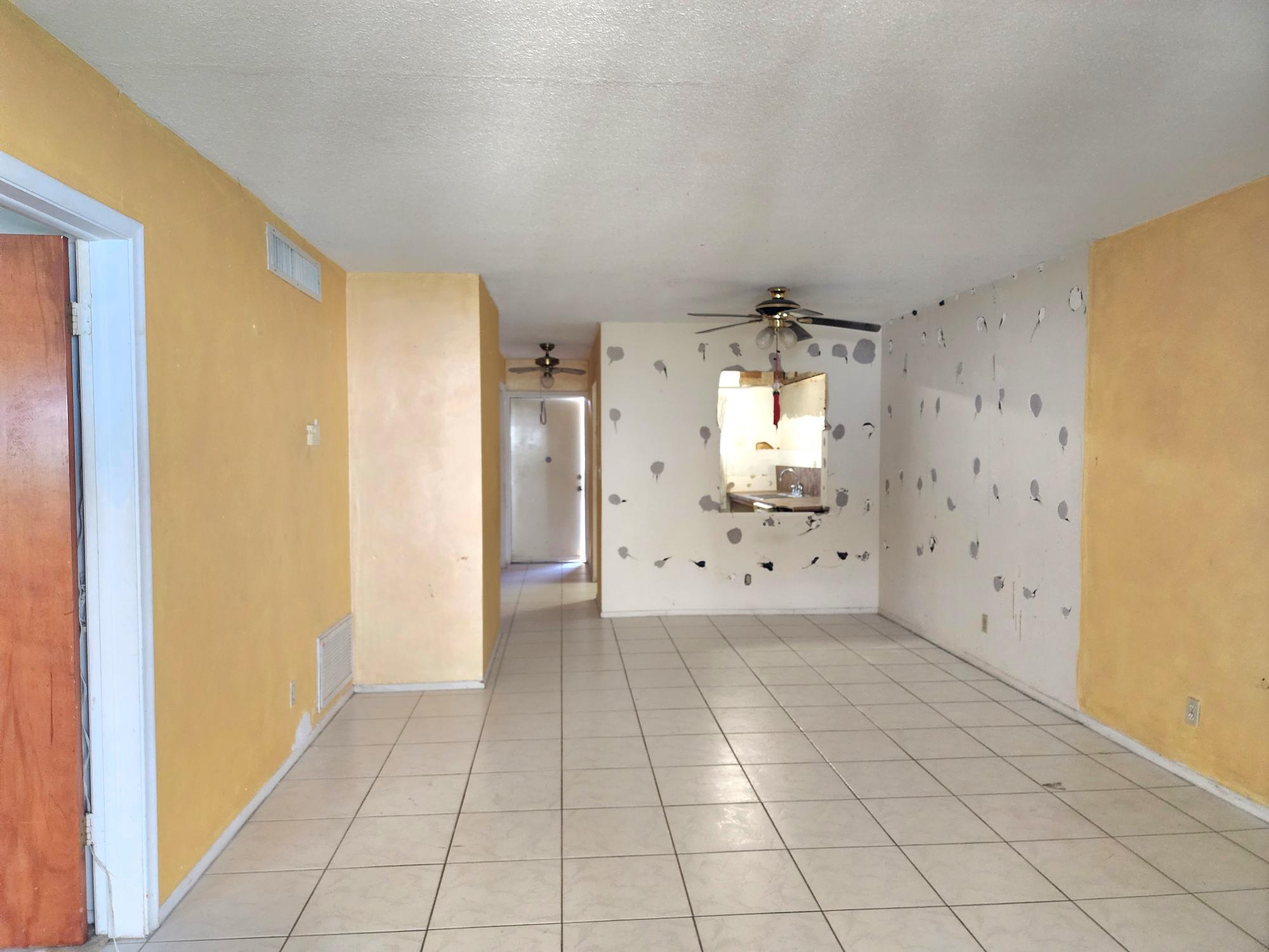 COACH HOUSE EAST & WEST CONDO - Residential