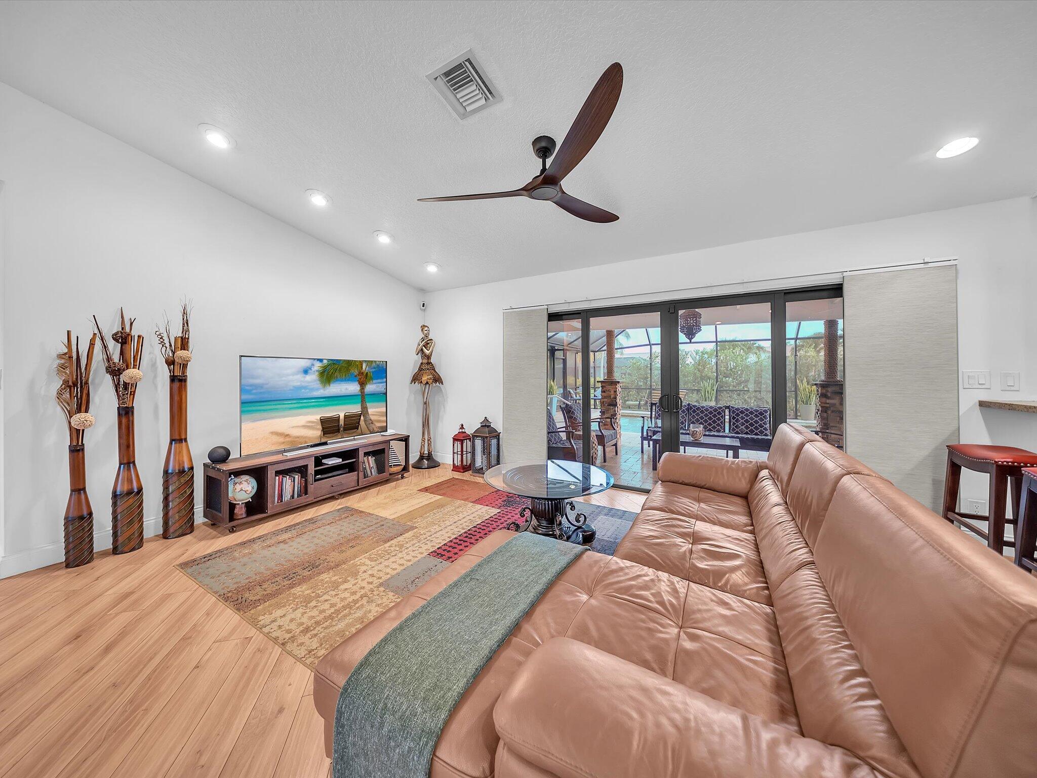 BOCA GREENS 1 - Residential