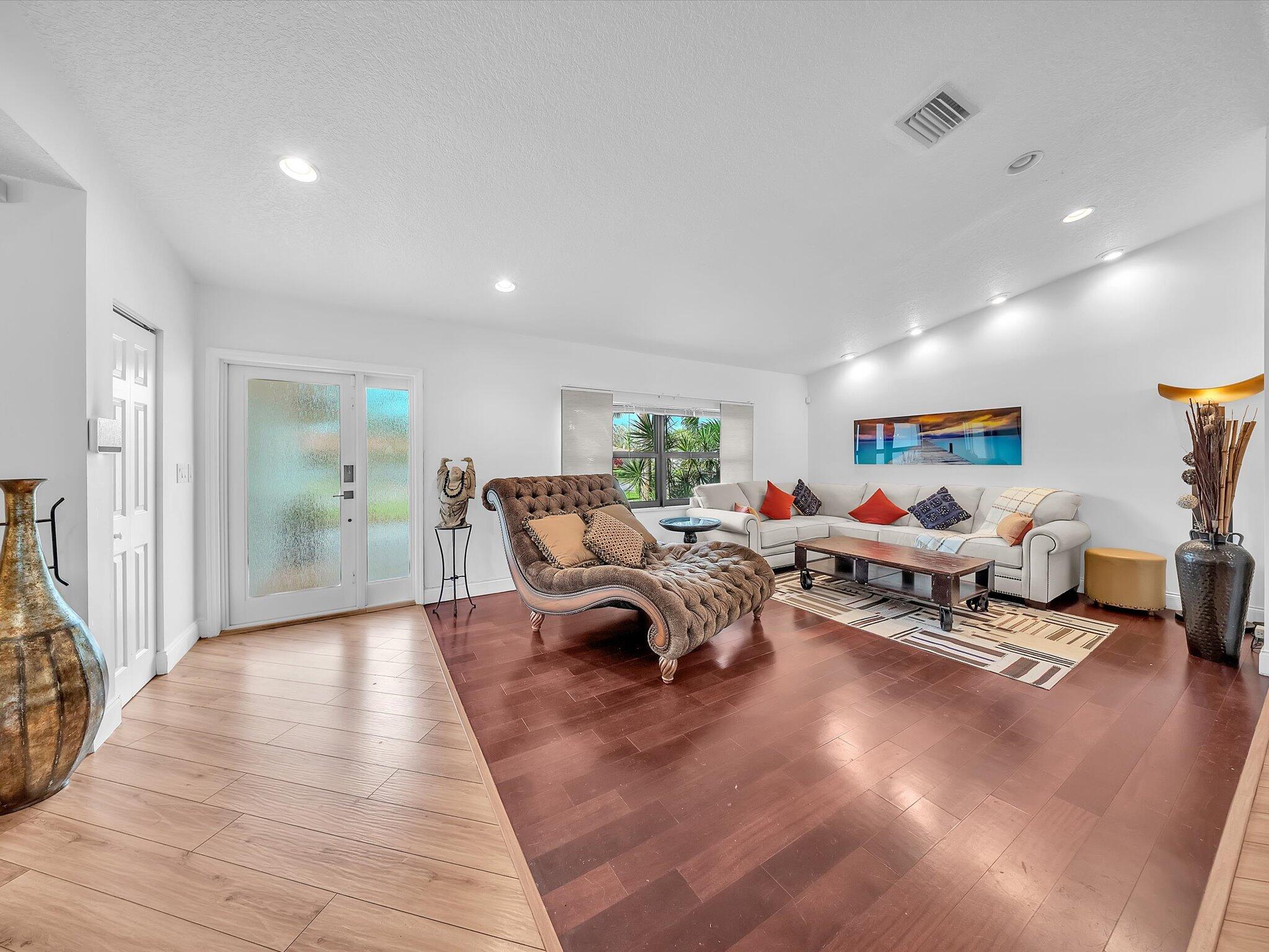BOCA GREENS 1 - Residential