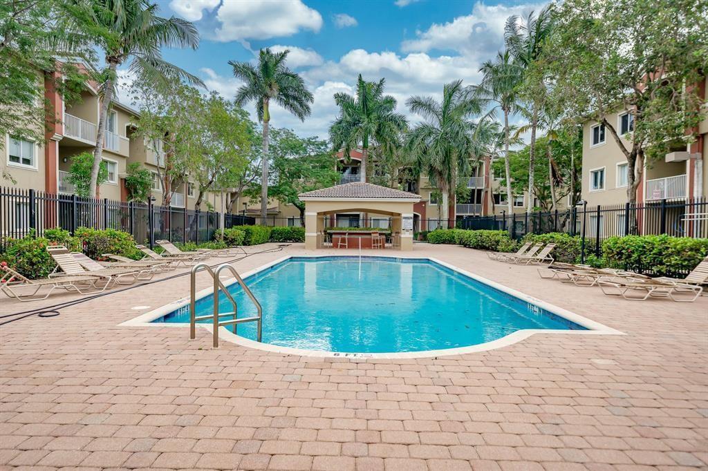 UNIVERSITY PARC RESIDENCES CONDO - Residential