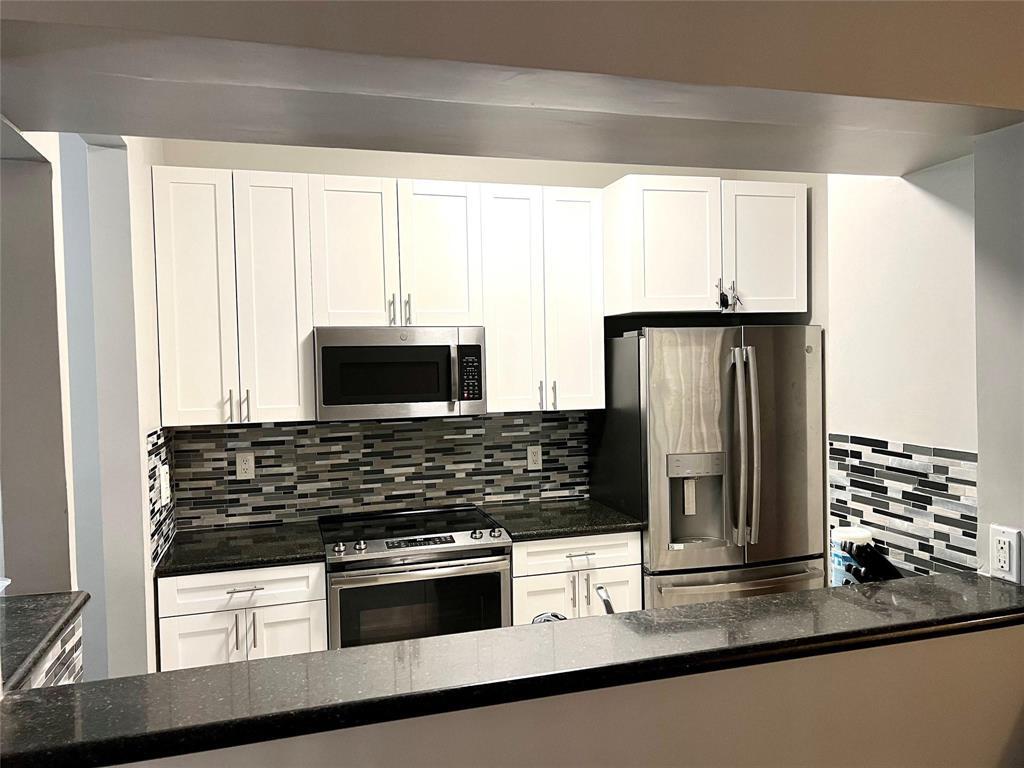 UNIVERSITY PARC RESIDENCES CONDO - Residential