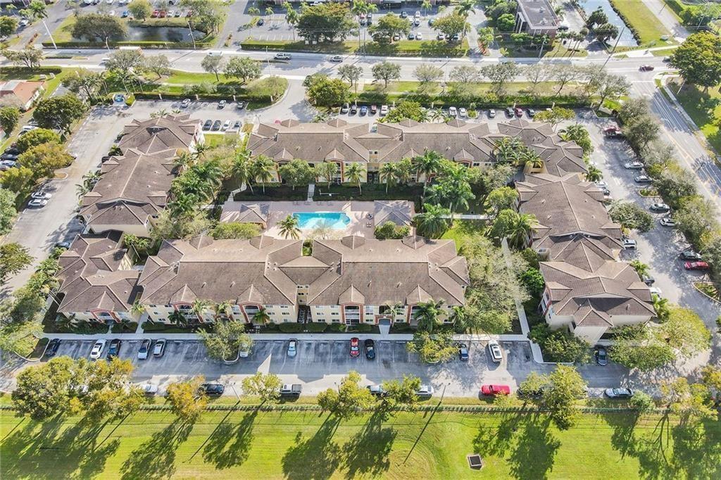 UNIVERSITY PARC RESIDENCES CONDO - Residential