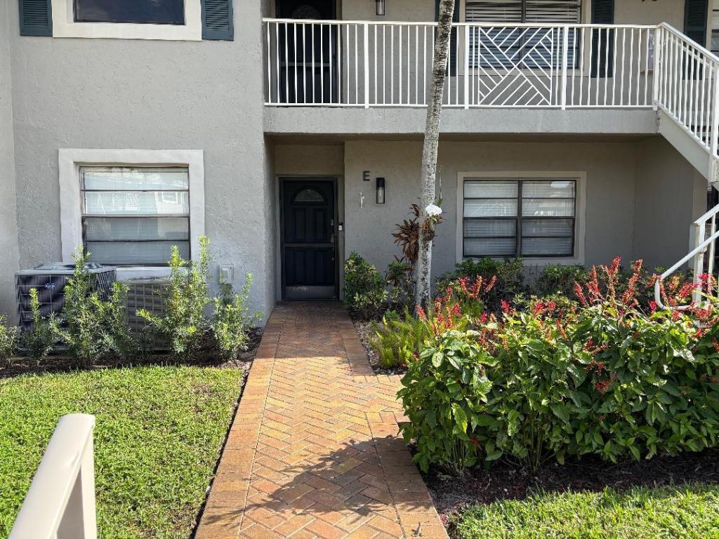 A lovely first floor 2-bedroom 2 bath condo in a perfect lake front setting. New appliances, A/C installed a year ago and hot water heater 5 years old. All this in a wonderful country club with 3 championship golf courses and great racquet center, first class gym.  Hunters Run has a resort style pool and many eating venues to enjoy.