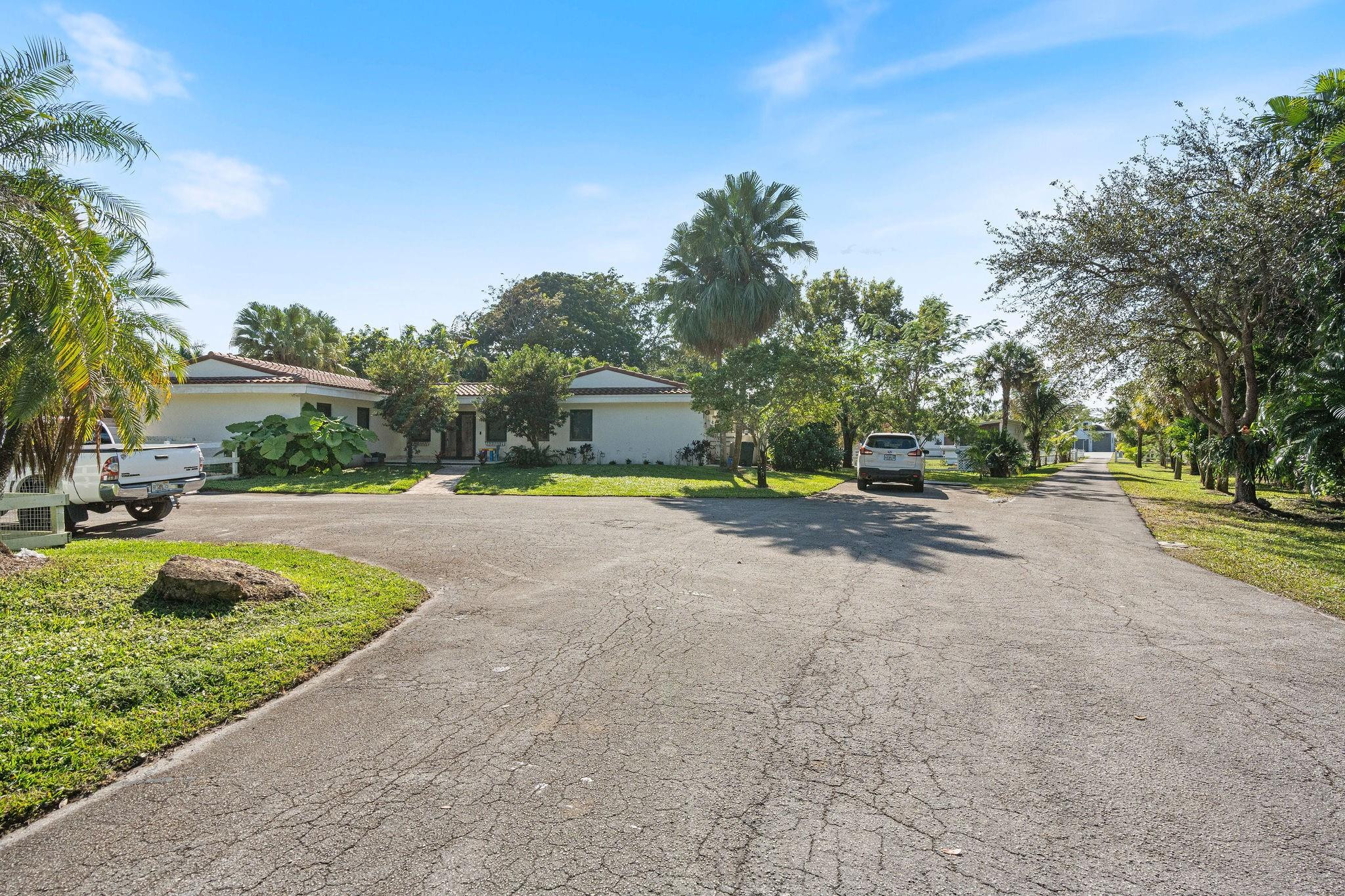 SUNSHINE RANCHES - Residential