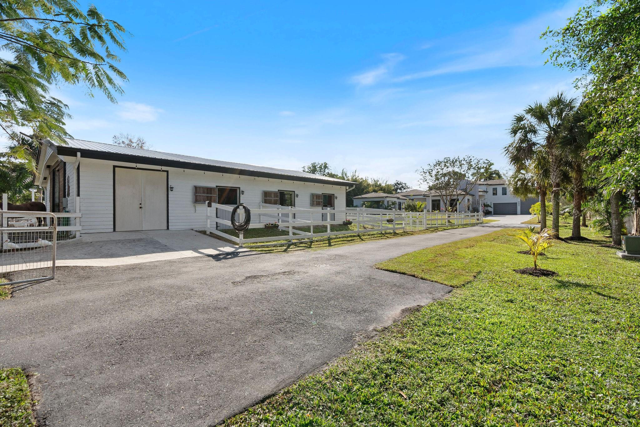 SUNSHINE RANCHES - Residential
