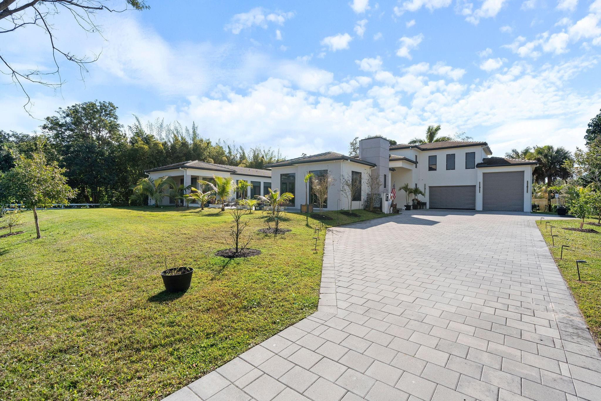 SUNSHINE RANCHES - Residential