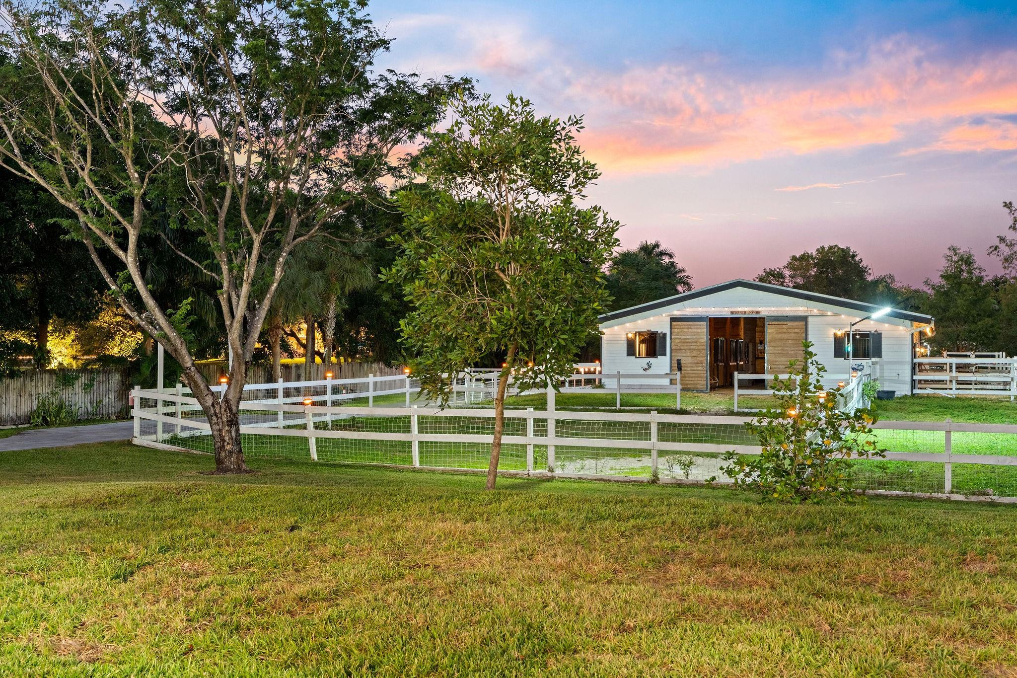 SUNSHINE RANCHES - Residential