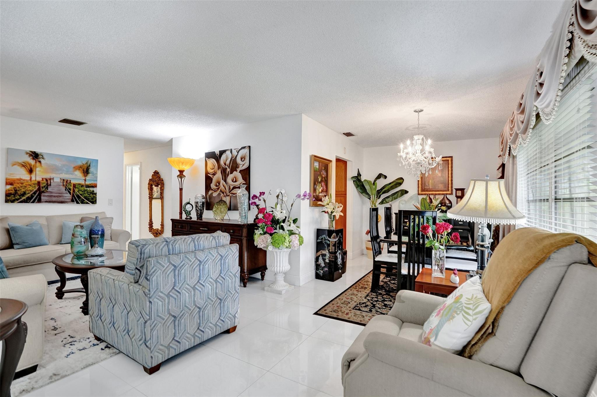 LAUDERDALE WEST - Residential