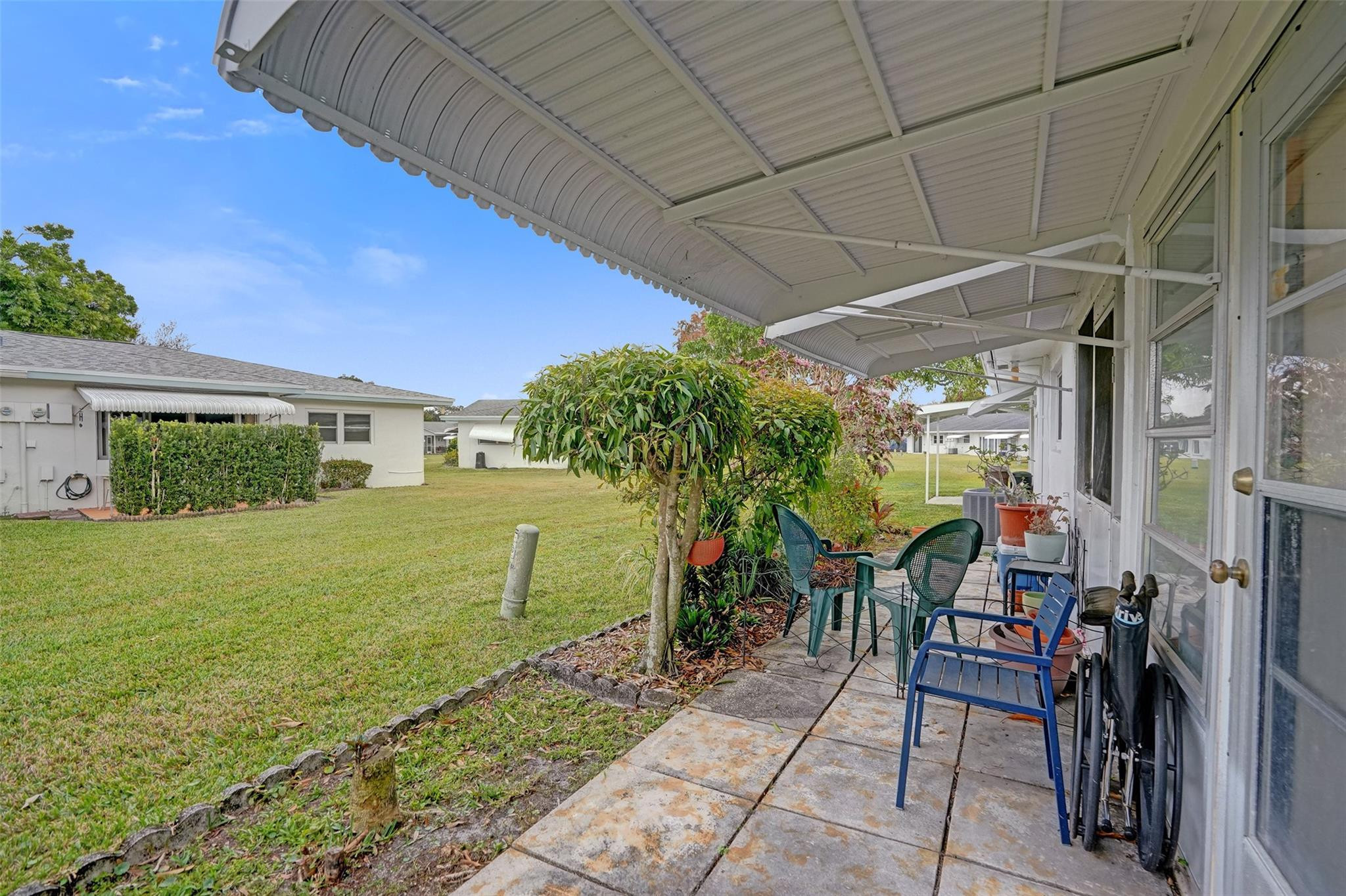 LAUDERDALE WEST - Residential