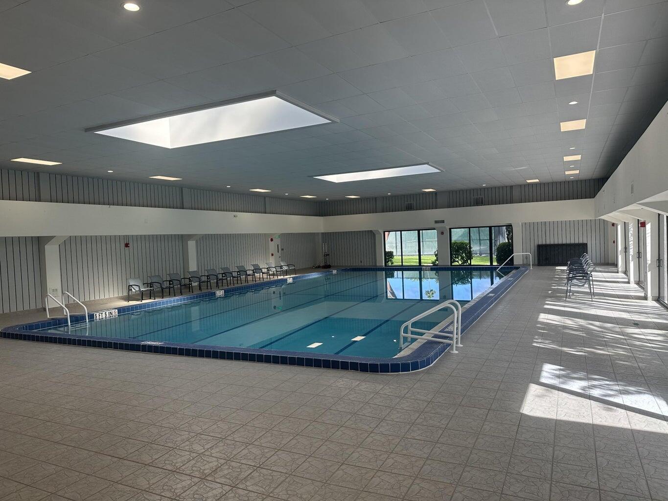 HUNTINGTON LAKES SEC THREE CONDOS - Residential