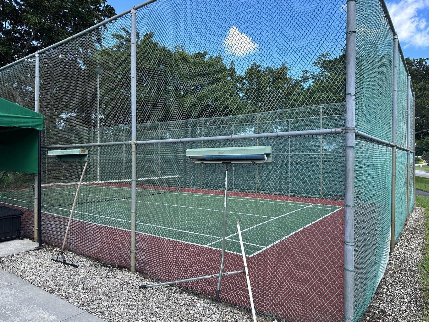 HUNTINGTON LAKES SEC THREE CONDOS - Residential