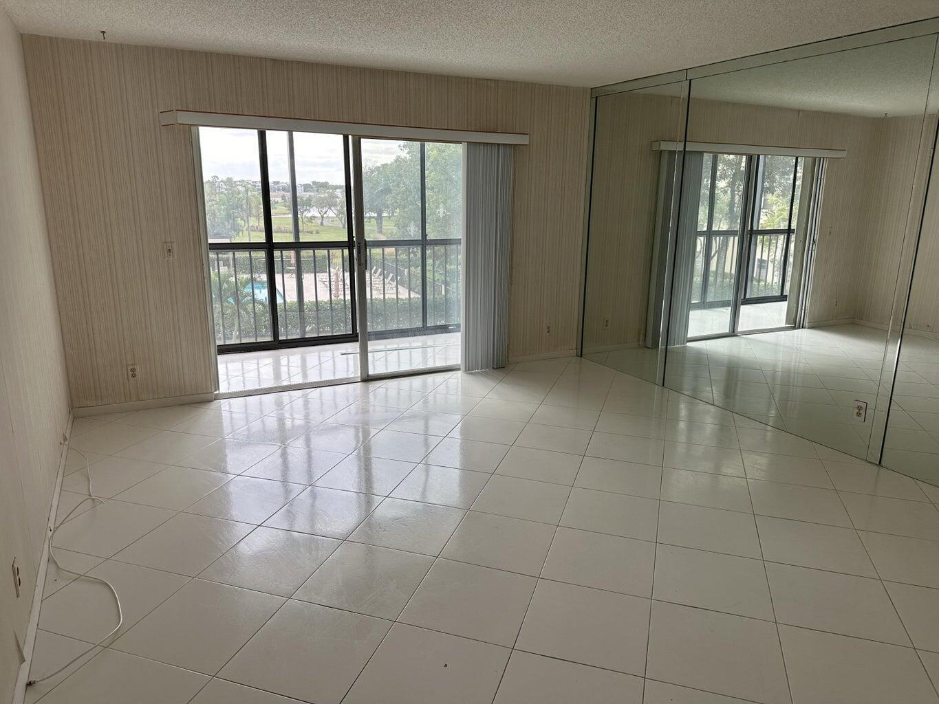 HUNTINGTON LAKES SEC THREE CONDOS - Residential
