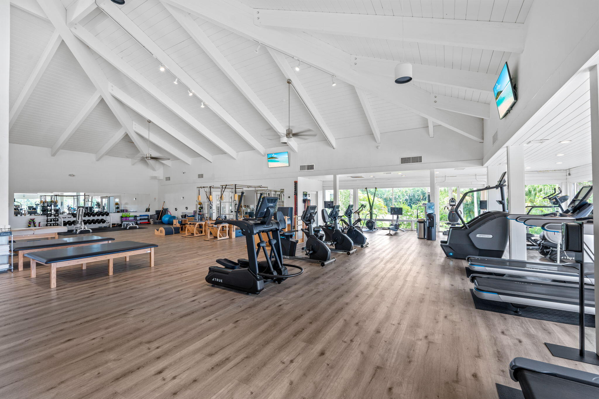 KENSINGTON REPL OF PALM BEACH POLO & COUNTRY CLUB - Residential