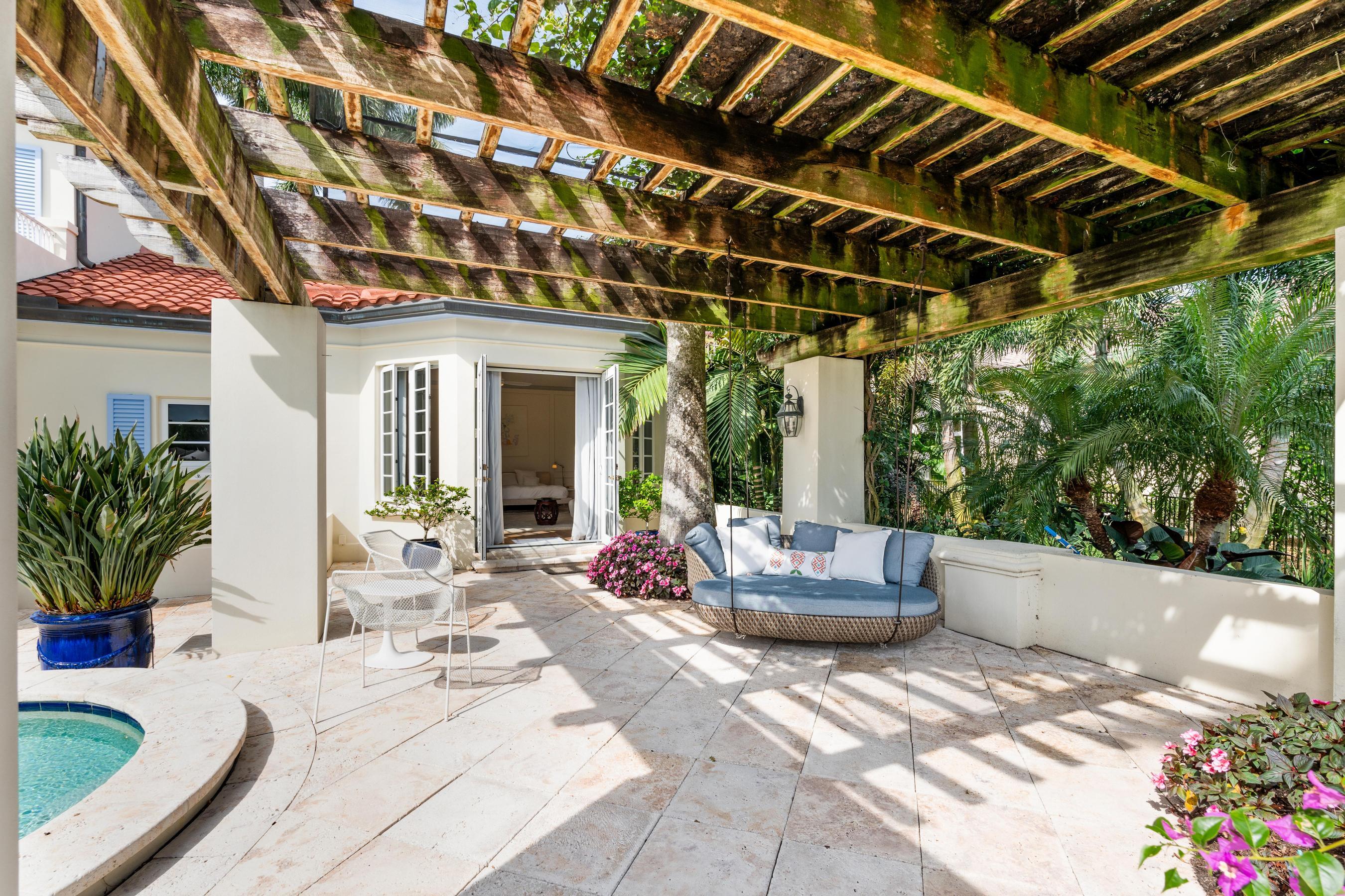 KENSINGTON REPL OF PALM BEACH POLO & COUNTRY CLUB - Residential